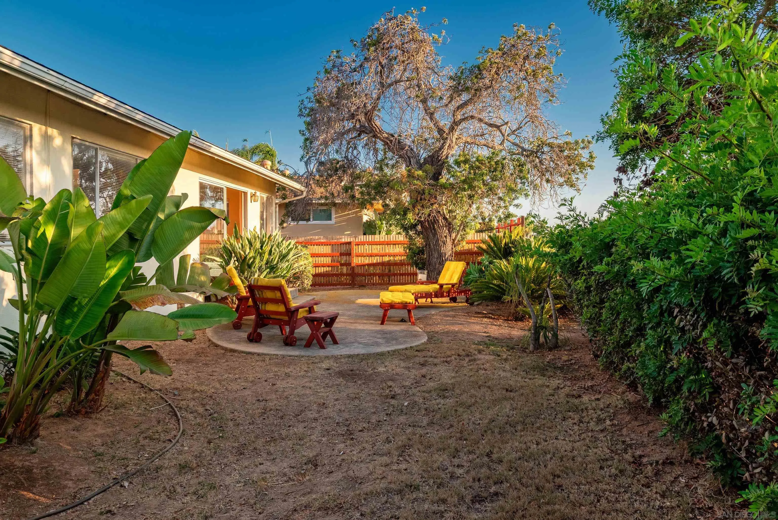 https://cdn.realtyfeed.com/cdn/127/260020621/99d0bb02069b2413adf1b4f45323eddc.webp