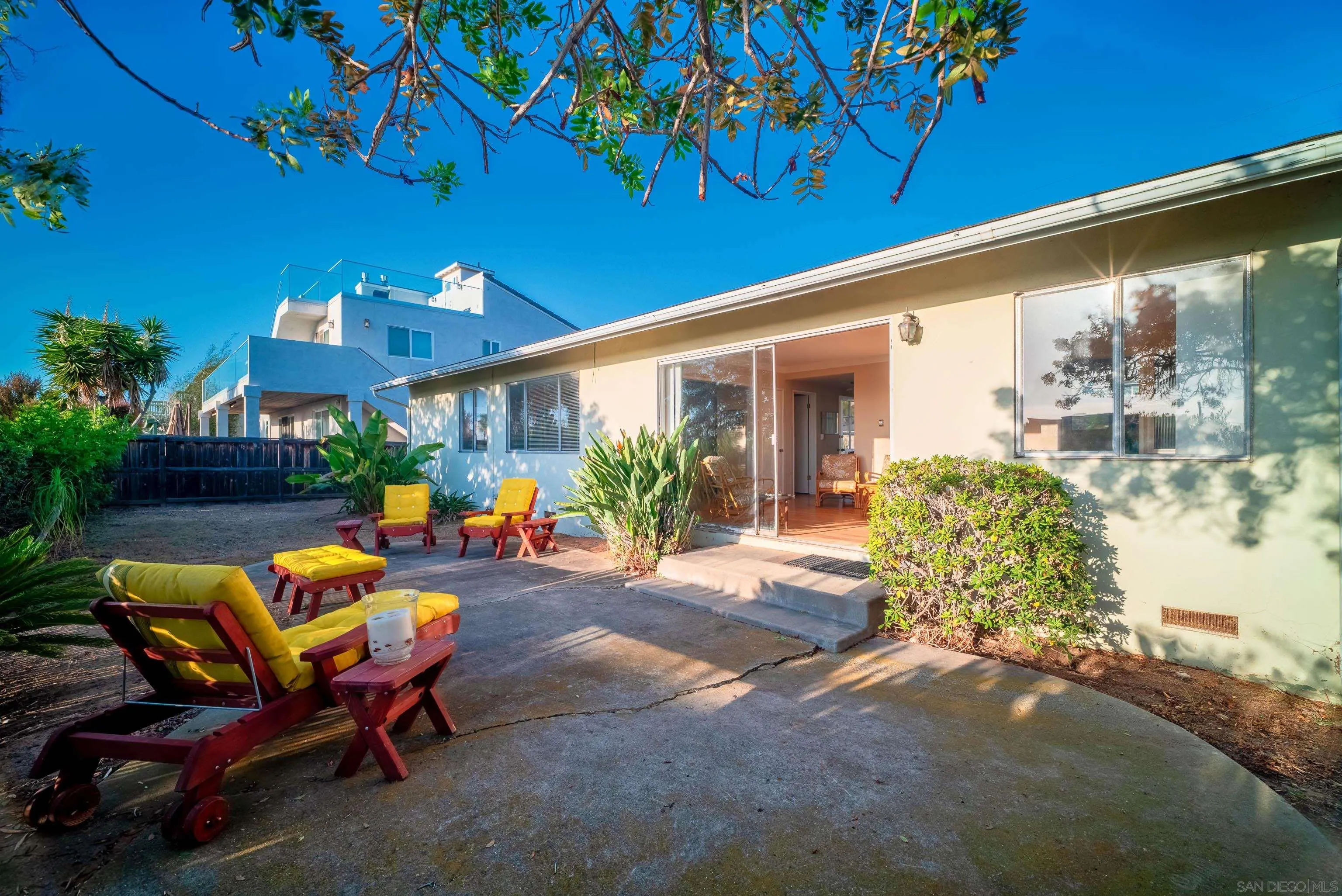 https://cdn.realtyfeed.com/cdn/127/260020621/c5b6f519010135424987932a5914c3e5.webp