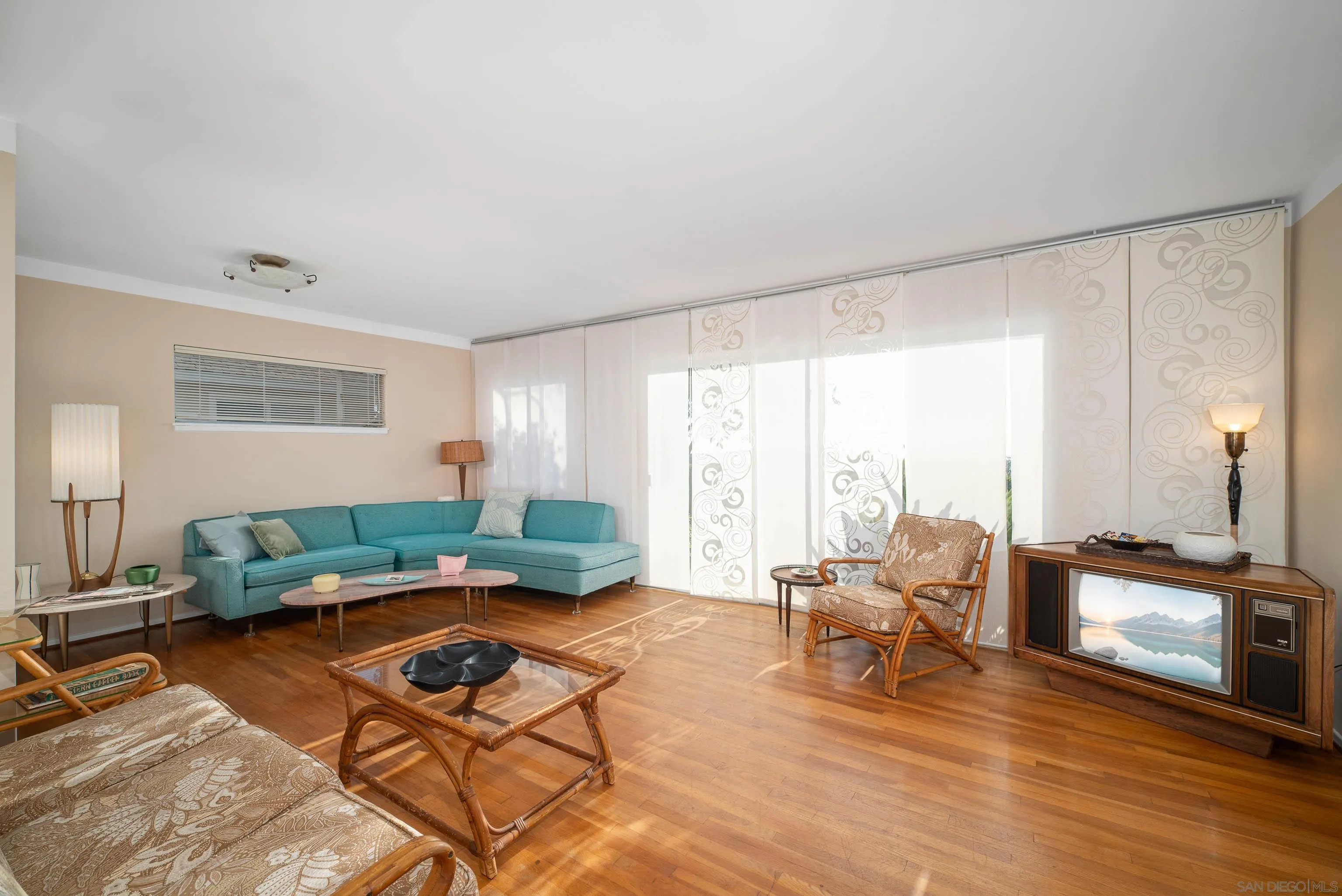 https://cdn.realtyfeed.com/cdn/127/260020621/db0d535da5c7a59d8ac0a4e414d3994c.webp