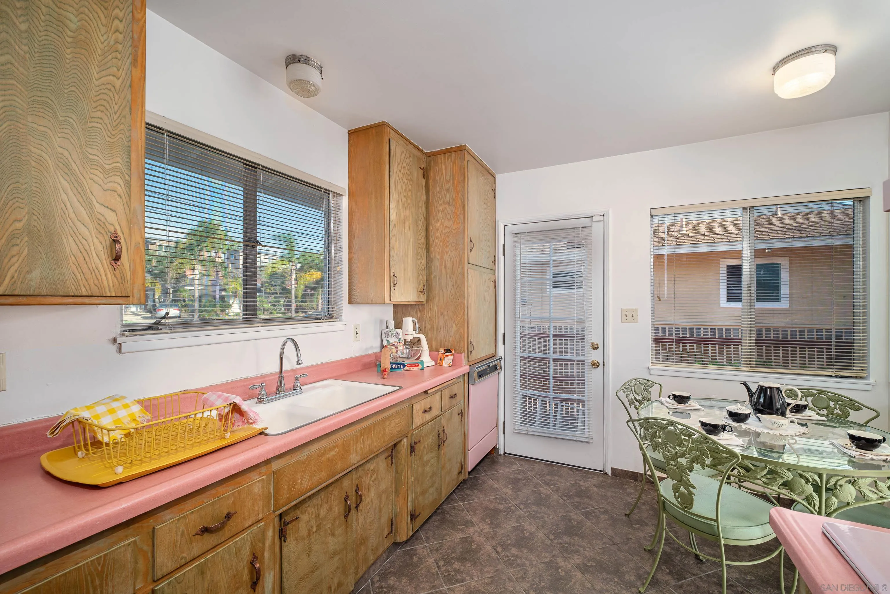 https://cdn.realtyfeed.com/cdn/127/260020621/ffed3114015219deaabfe6a4b1c0789f.webp