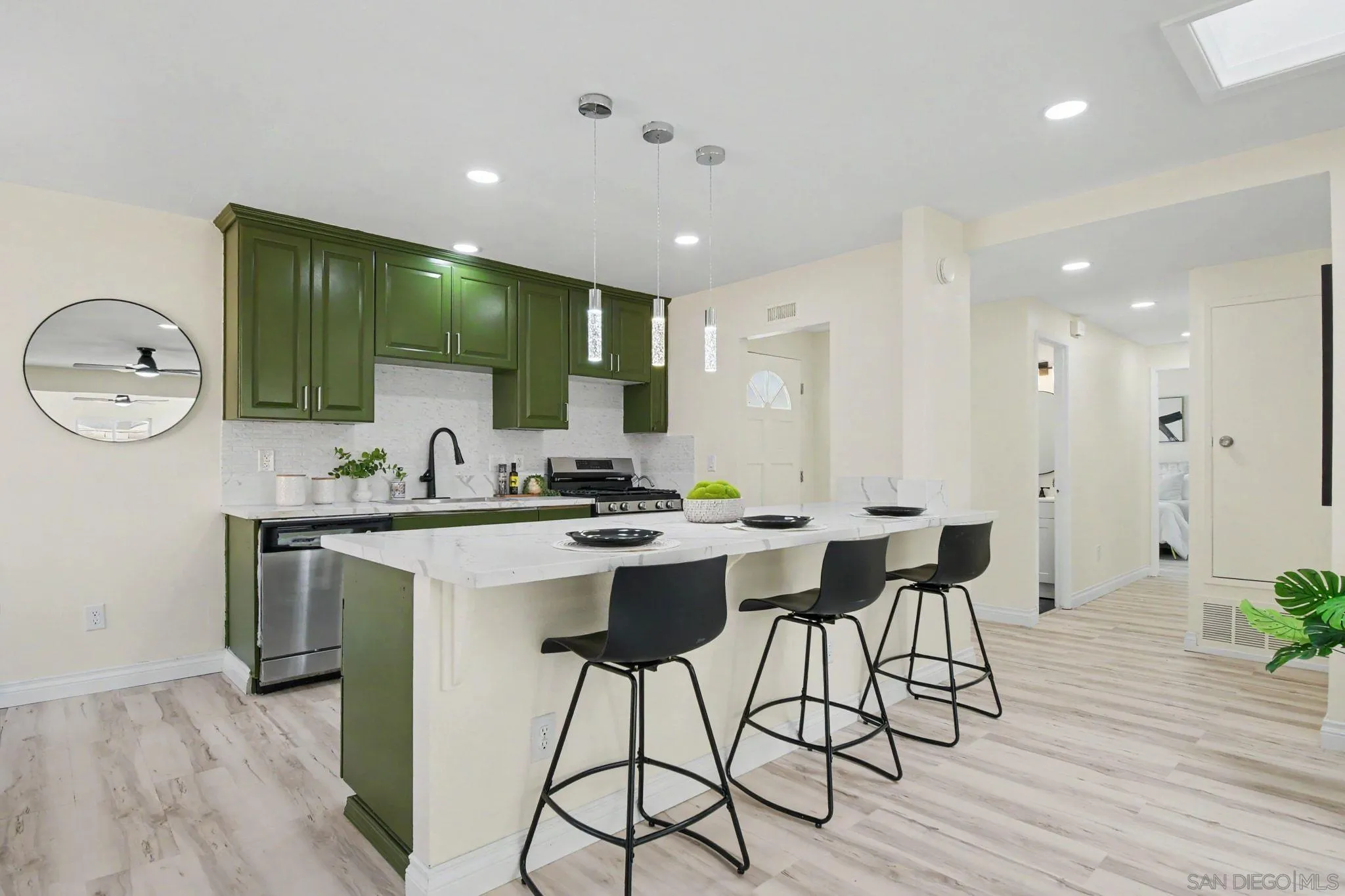 https://cdn.realtyfeed.com/cdn/127/260020631/f7982d359084e8577c6daddd69a66c52.webp