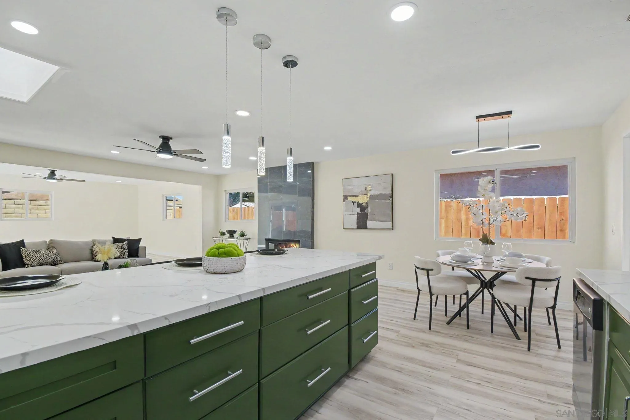 https://cdn.realtyfeed.com/cdn/127/260020633/47b1cb40548896e70c6b7f10644b1037.webp