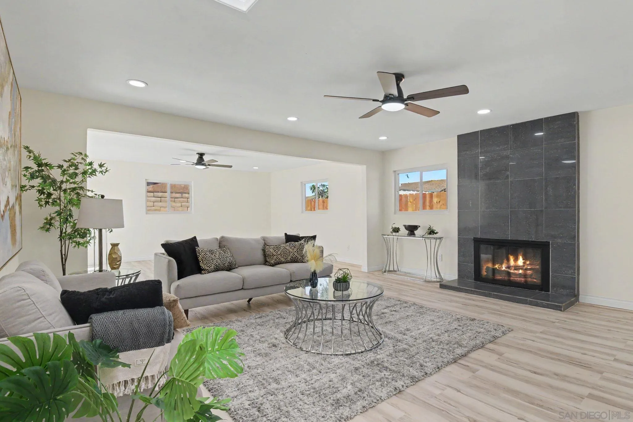 559 Glencrest Dr, San Diego, CA 92139 - Photo 5 of 35, San Diego, CA