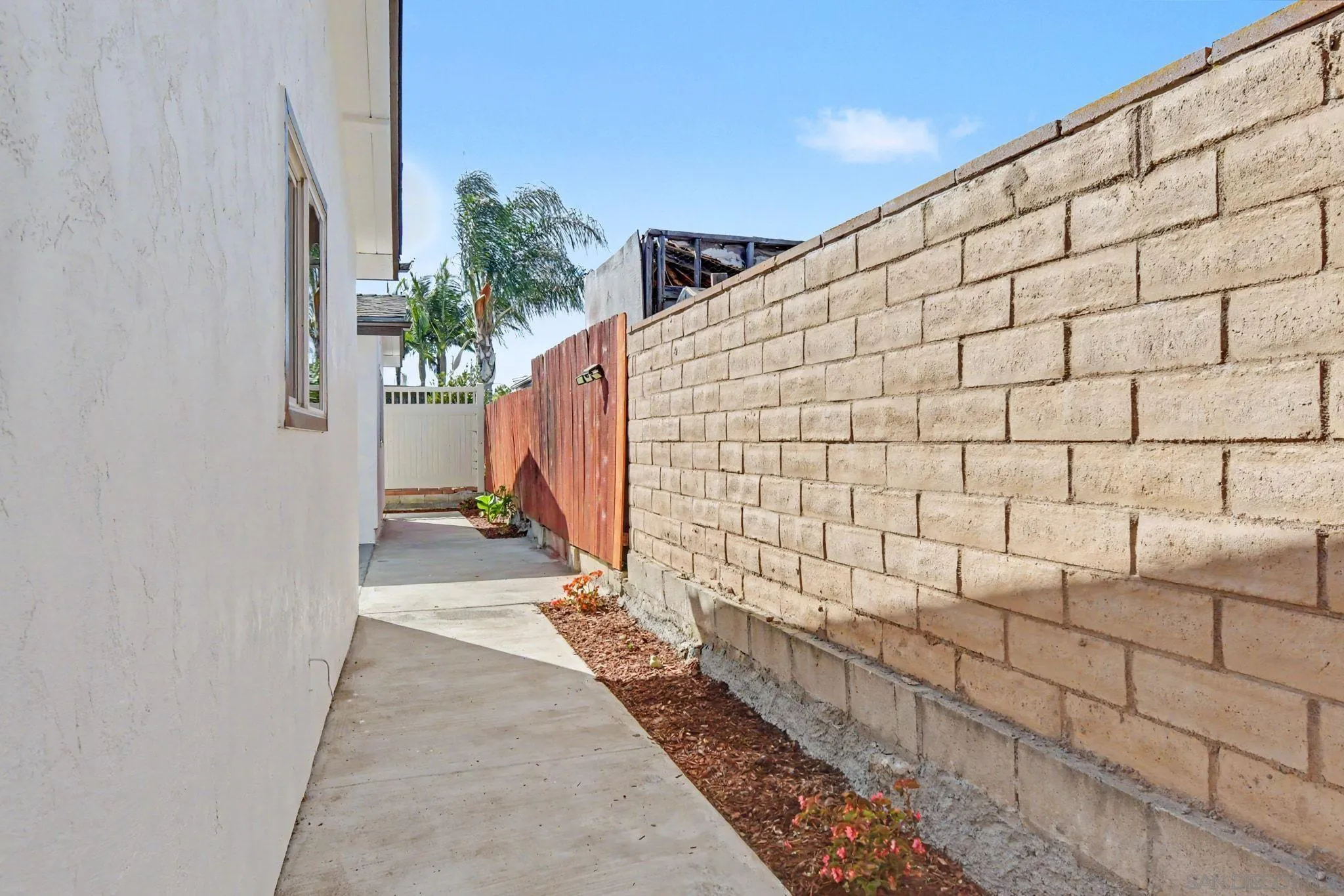 https://cdn.realtyfeed.com/cdn/127/260020633/6fce59ce9d9e2288ff1907214a1fb3da.webp