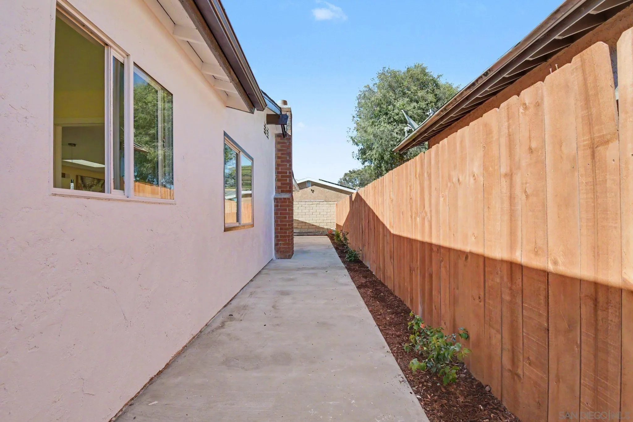 https://cdn.realtyfeed.com/cdn/127/260020633/b8bf1e140319f93579f53c71b9228322.webp