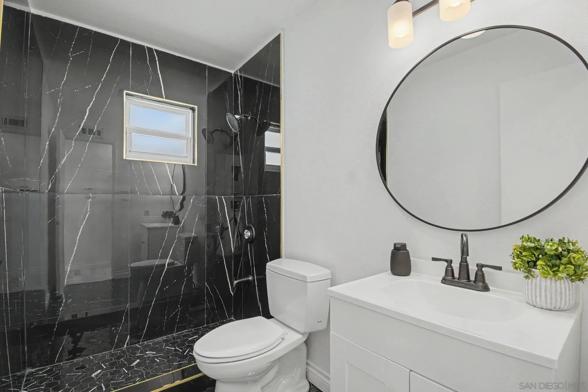 https://cdn.realtyfeed.com/cdn/127/260020633/bdfffedf5c9b48692f085f9d6545b03e.webp