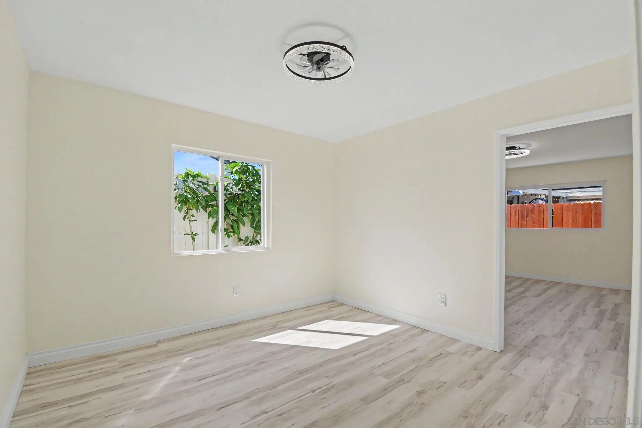 https://cdn.realtyfeed.com/cdn/127/260020633/d90757e2bcfcd6eb39e5ceff1cd4fc3c.webp