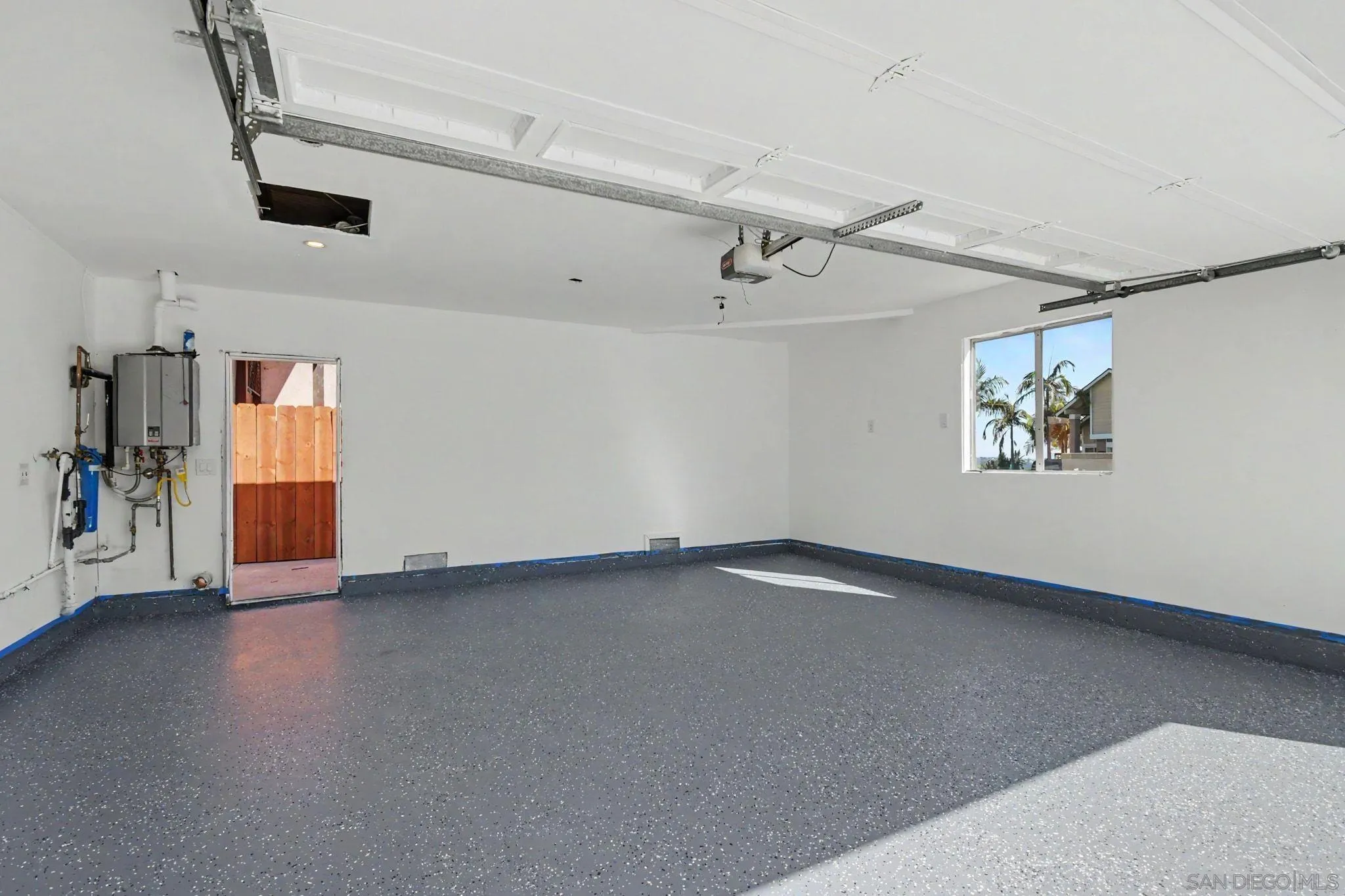 https://cdn.realtyfeed.com/cdn/127/260020633/fc4c053f6dc0b57c422a994eeadced15.webp
