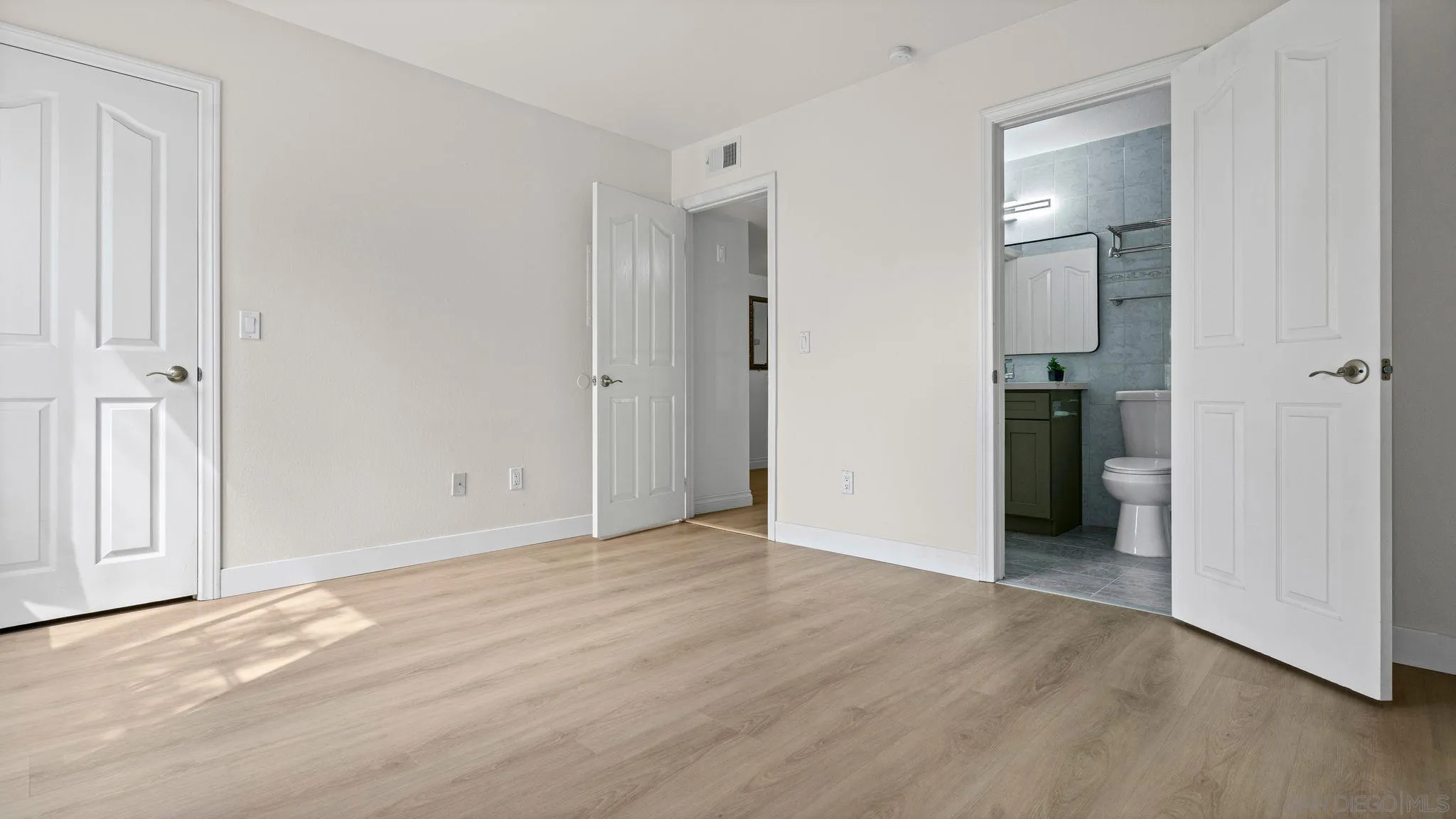 https://cdn.realtyfeed.com/cdn/127/260020636/4b758e69b206ccf814aea5fb58a58b65.webp