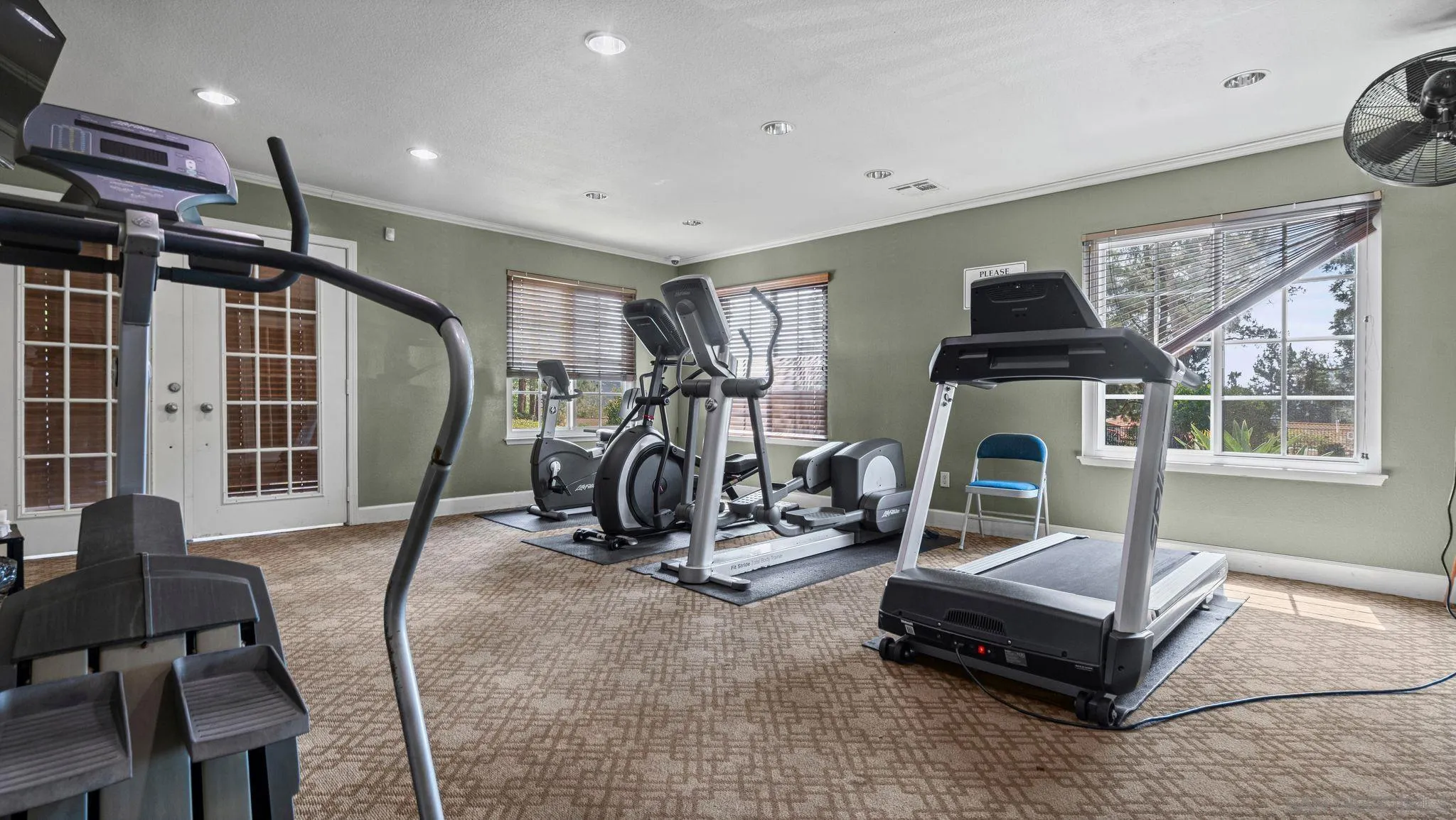 https://cdn.realtyfeed.com/cdn/127/260020636/6ee0ca99dbe84b1b67a31dd55d1a9a8c.webp