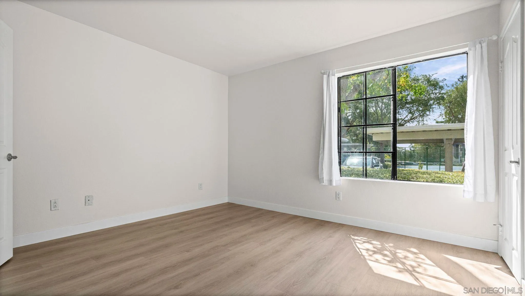 https://cdn.realtyfeed.com/cdn/127/260020636/c43fd2c1e83ae7397dfb614c8b4648b1.webp