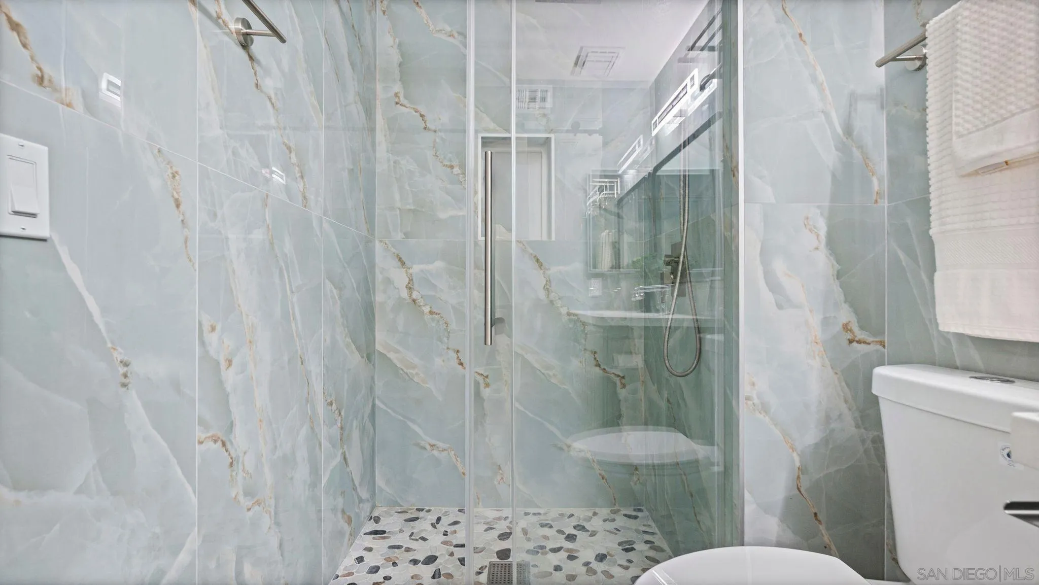 https://cdn.realtyfeed.com/cdn/127/260020636/e50c870d5675eba87a9d523b57113af0.webp