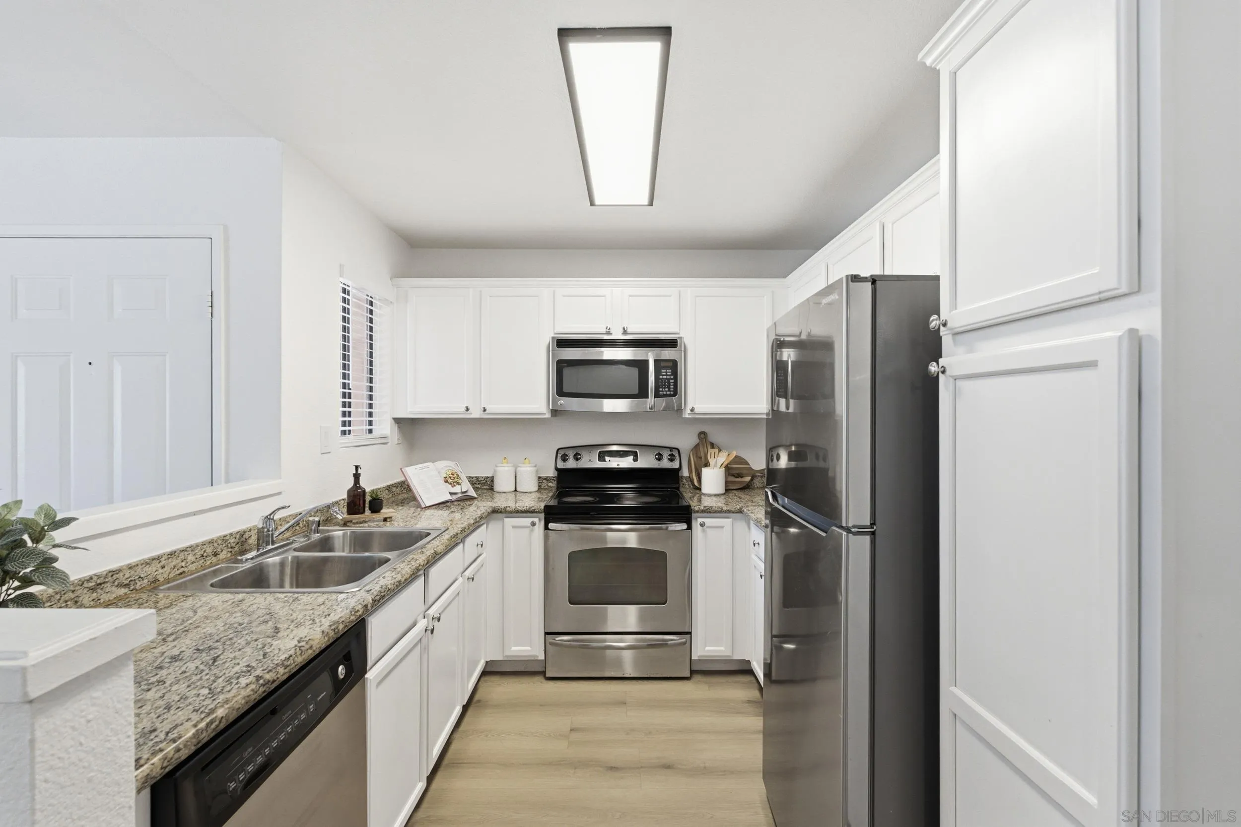 Photo #6: 260020639 Listing: Photo #6