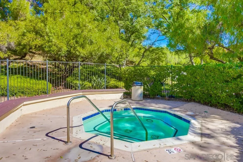 https://cdn.realtyfeed.com/cdn/127/260020640/0042bc3e3b8e4d6cefdf2edcca1c1375.webp