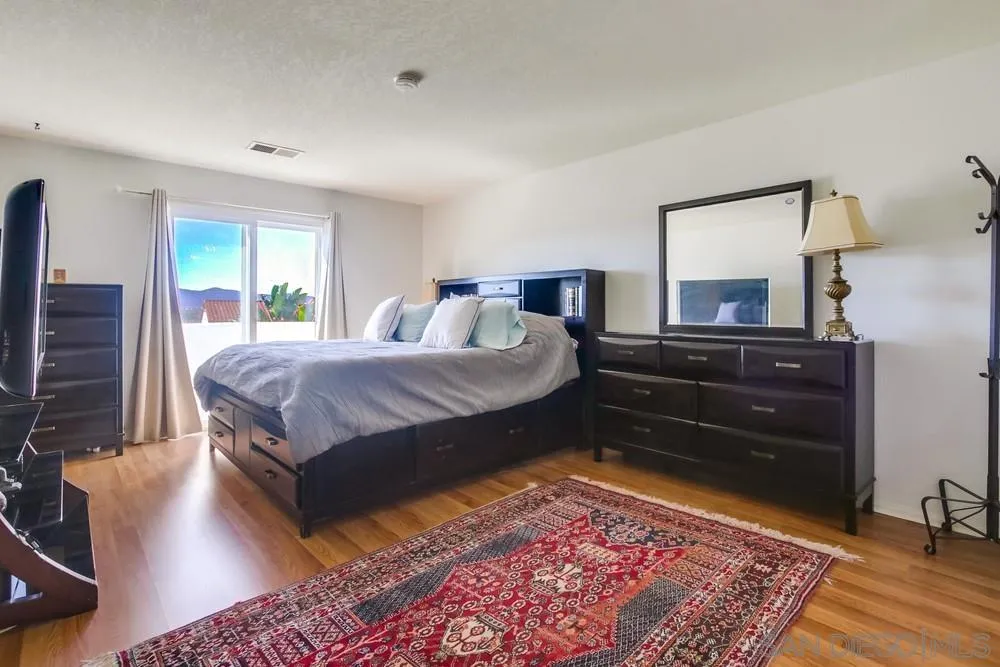 https://cdn.realtyfeed.com/cdn/127/260020640/347f71b6900e13ead65610b69f593d08.webp