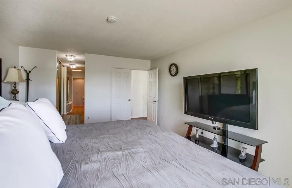 https://cdn.realtyfeed.com/cdn/127/260020640/5a5bceb5717a579a4201e410b27c3e5b.webp