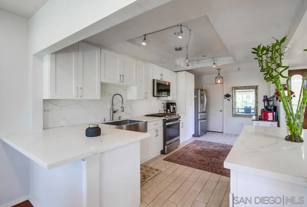 https://cdn.realtyfeed.com/cdn/127/260020640/c46a4b351fa1c68510b908e902bbd8e0.webp