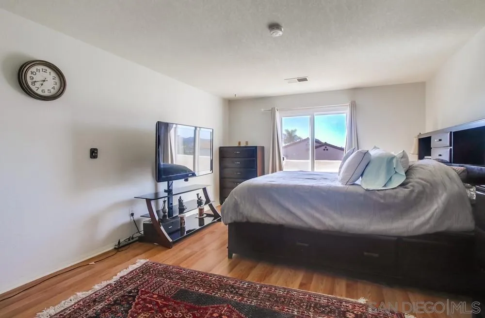 https://cdn.realtyfeed.com/cdn/127/260020640/e125dd4af21d1de02d956a38f6010809.webp
