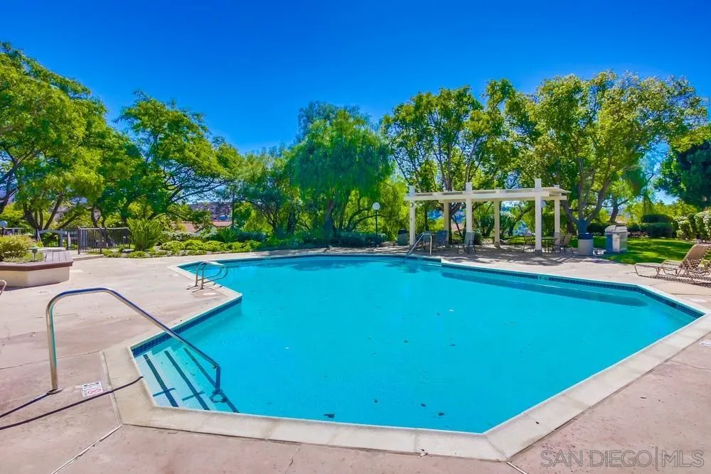 https://cdn.realtyfeed.com/cdn/127/260020640/e8fd0b11f90310c8b6b9161964331940.webp
