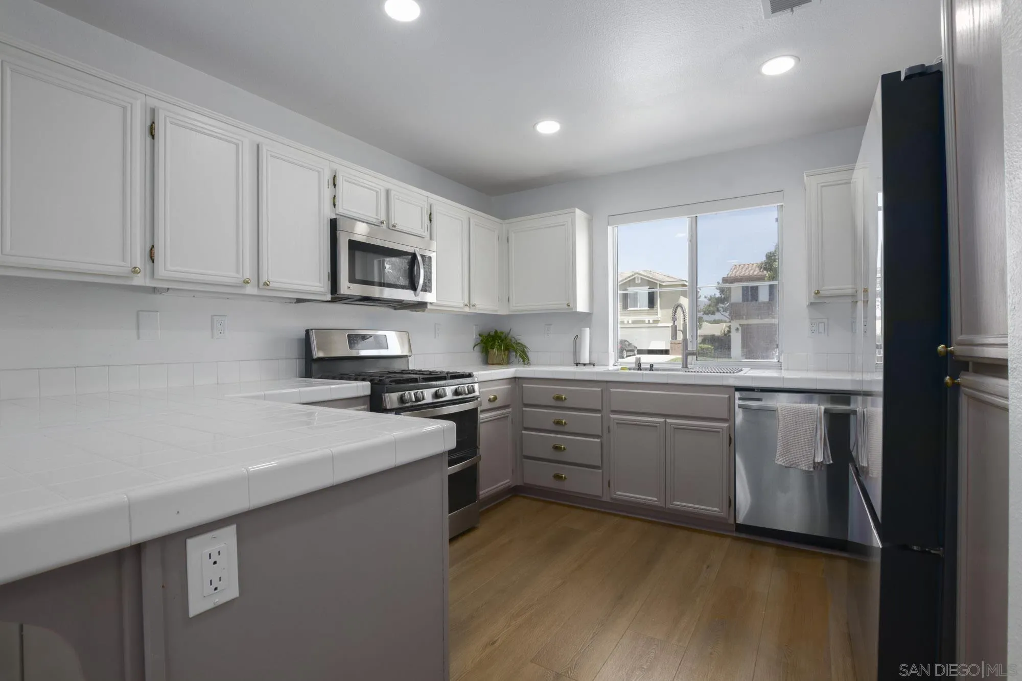 https://cdn.realtyfeed.com/cdn/127/260020641/27bbc64633876618b563514766a79b9f.webp