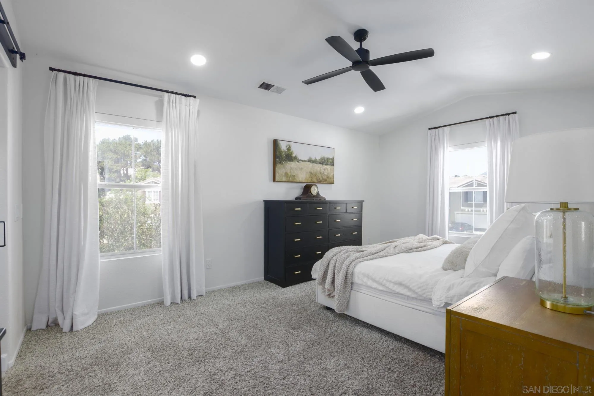 https://cdn.realtyfeed.com/cdn/127/260020641/2b14664063603d9b3eb3979f8f130e05.webp