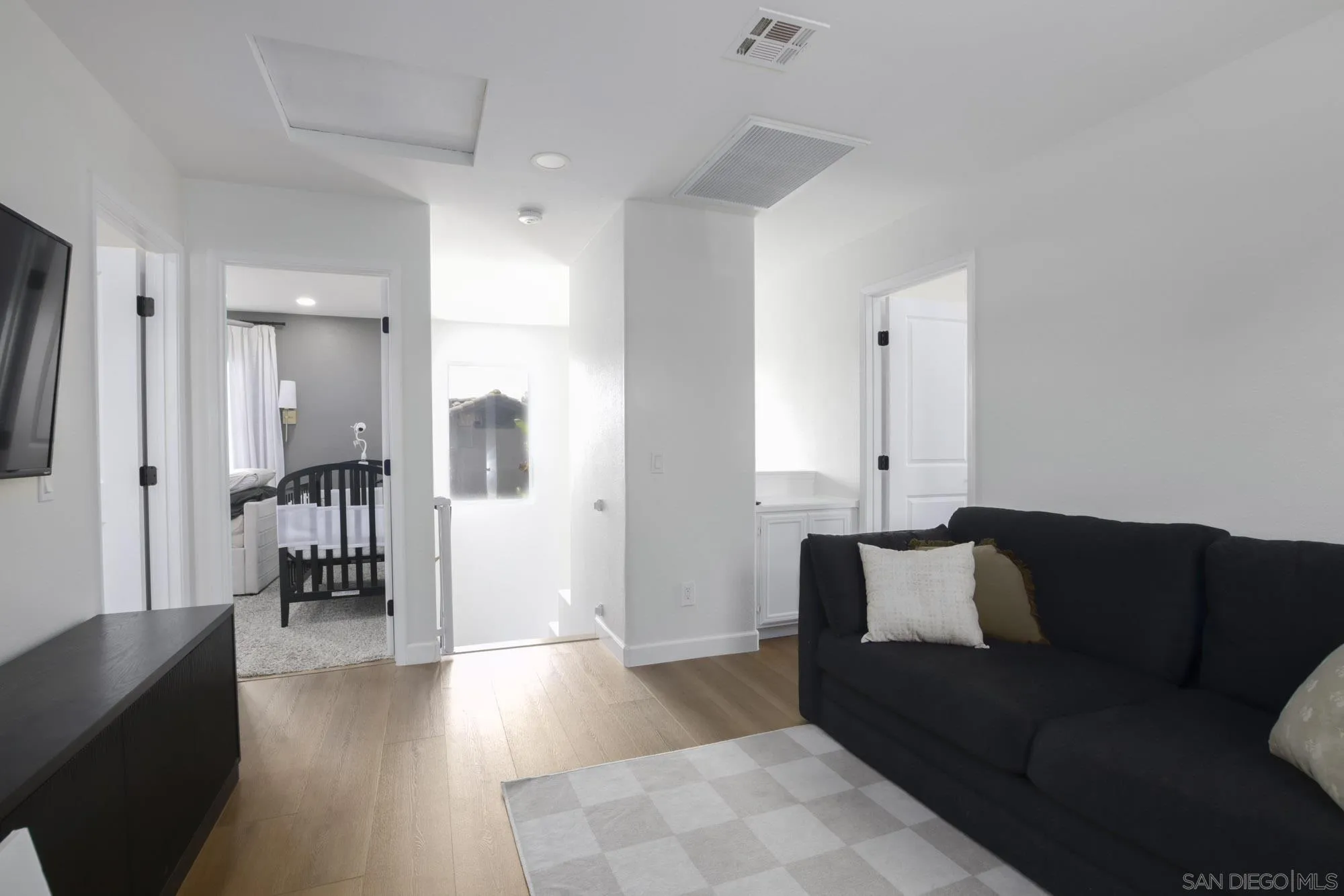 https://cdn.realtyfeed.com/cdn/127/260020641/9cebc7599c2aea8c19c4a1364479dc89.webp