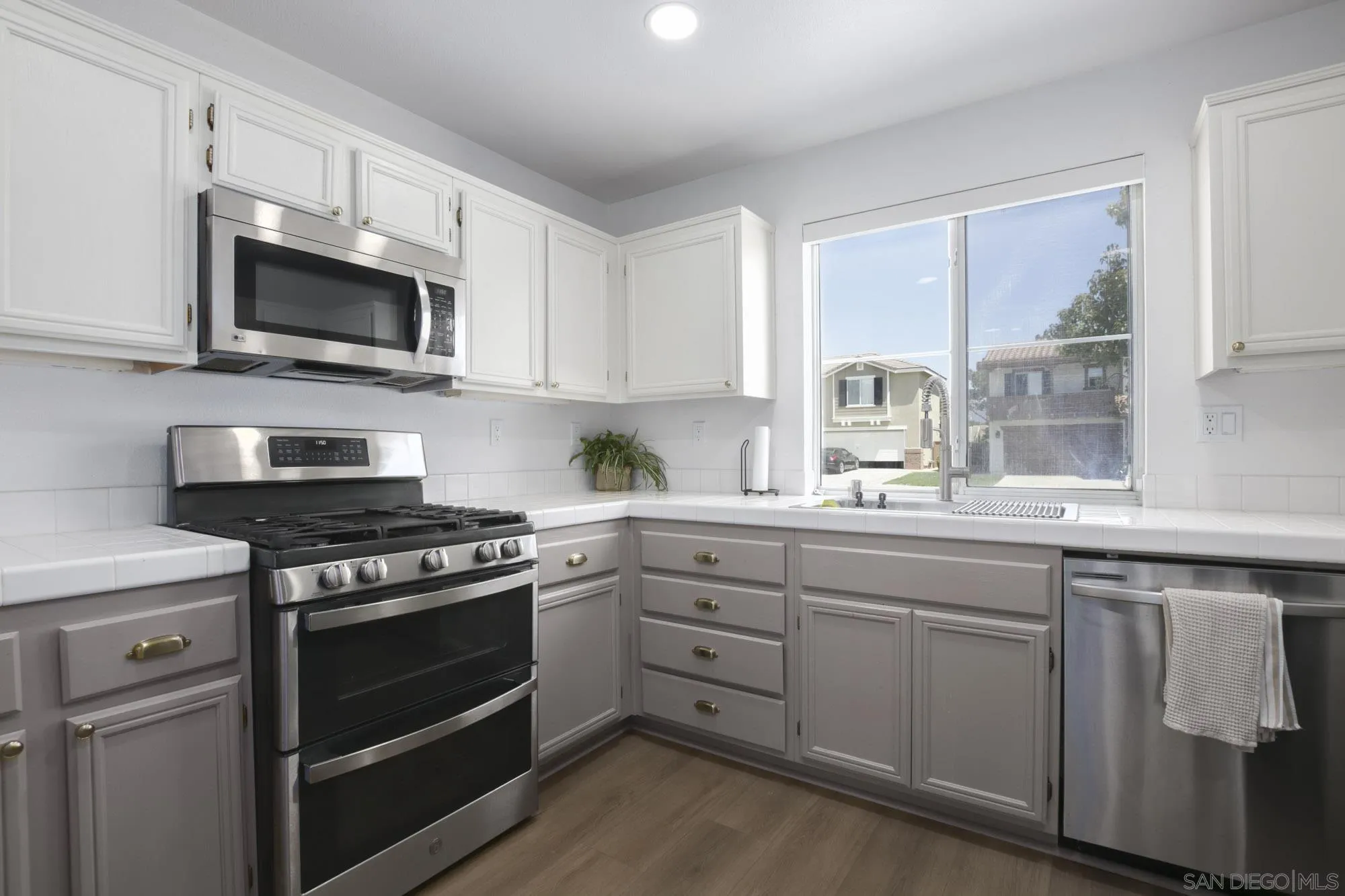 https://cdn.realtyfeed.com/cdn/127/260020641/b3759b234777f3a8e2435f185f439faa.webp