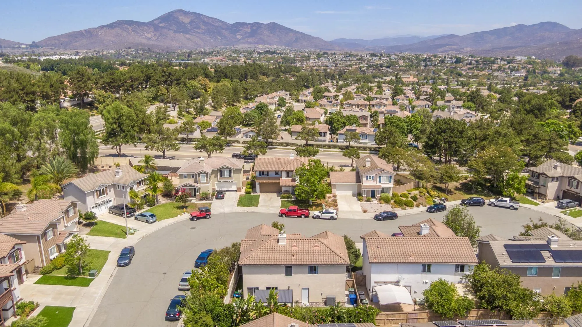 https://cdn.realtyfeed.com/cdn/127/260020641/c7f532444a5a4c29c73fac768a106bc6.webp