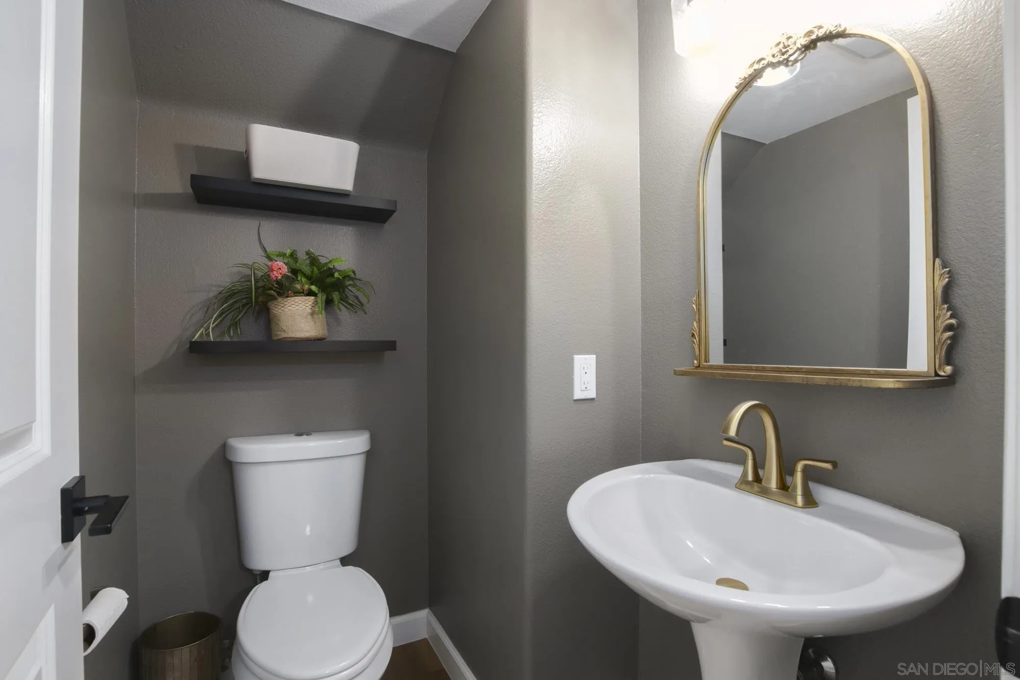 https://cdn.realtyfeed.com/cdn/127/260020641/f9bc0250036b434178379f84065ae320.webp