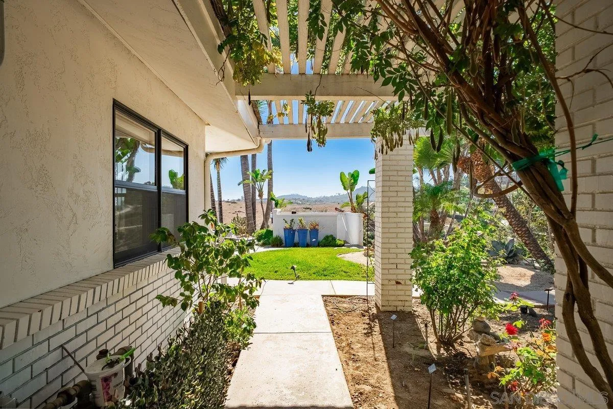 https://cdn.realtyfeed.com/cdn/127/260020649/27c6d7fa7a8a5adf4bf8acedbb8a3577.webp