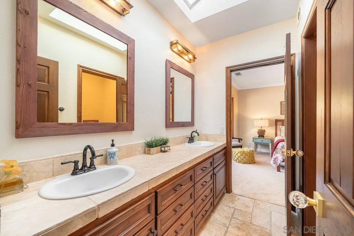 https://cdn.realtyfeed.com/cdn/127/260020649/2a0344a44b01dc4322ce35915311eee6.webp