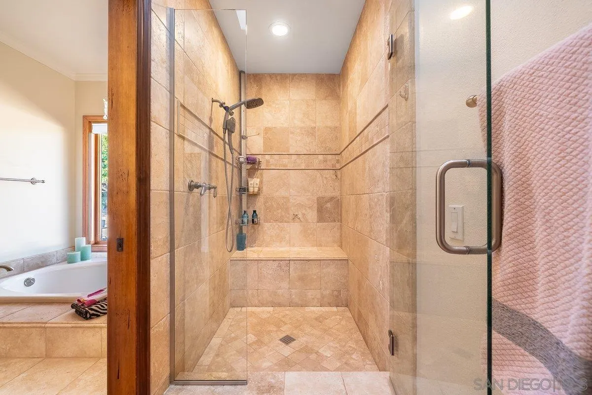 https://cdn.realtyfeed.com/cdn/127/260020649/6211d874bc676178f55cce3034ef0250.webp