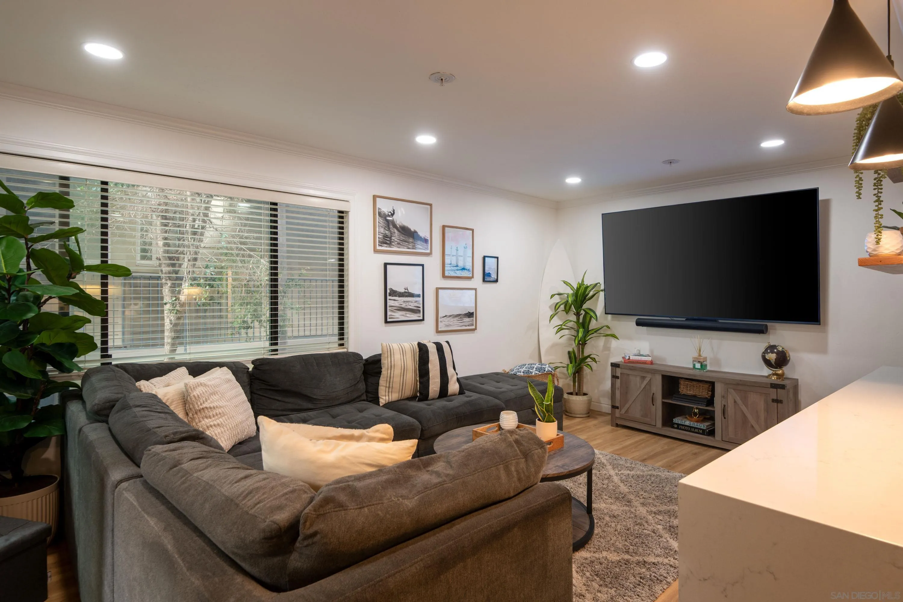 https://cdn.realtyfeed.com/cdn/127/260020652/5e472badac7fb0cf0ad09303bf861013.webp