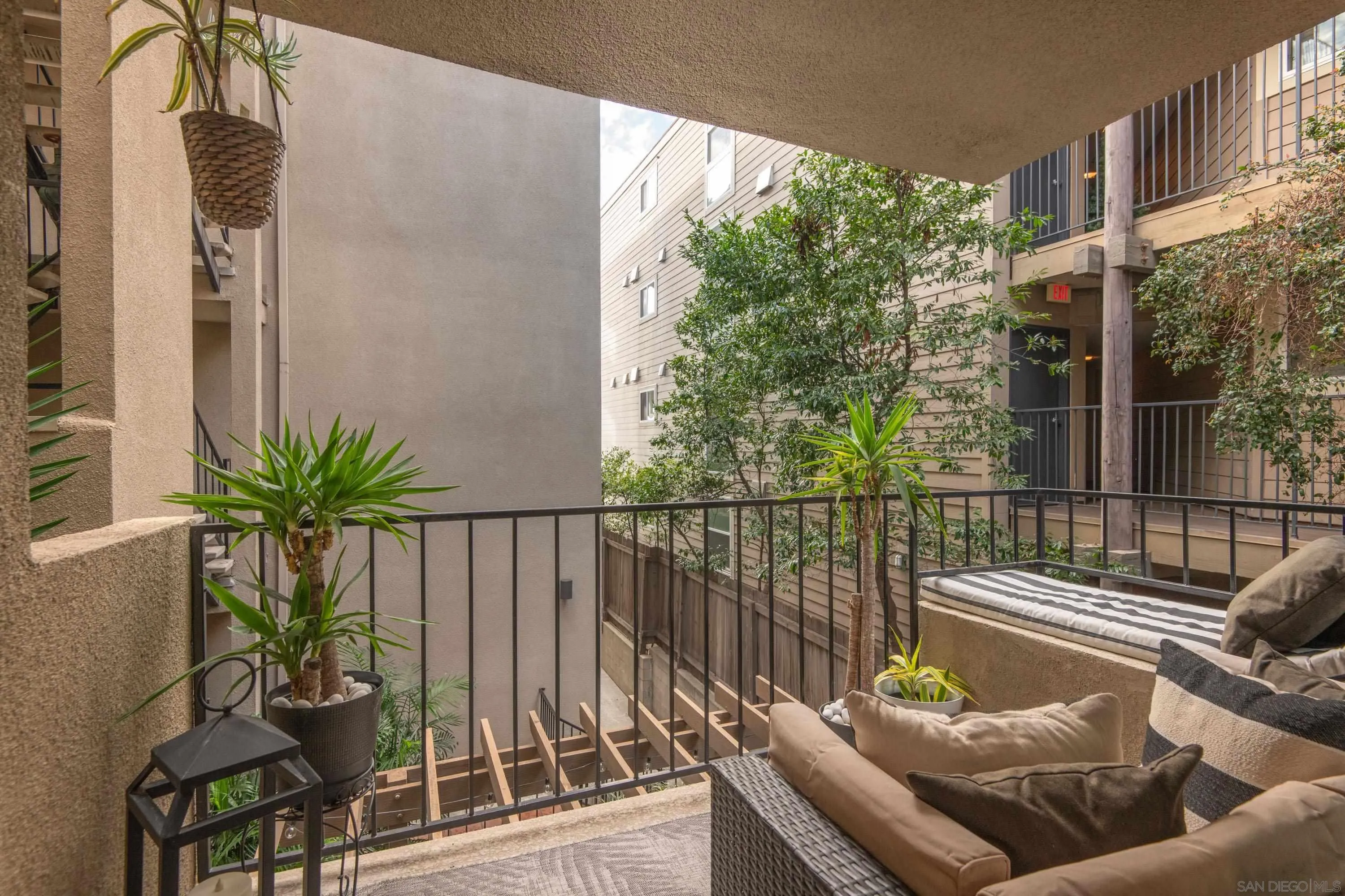 https://cdn.realtyfeed.com/cdn/127/260020652/777be6c2bcd2e84c631352821e052d12.webp