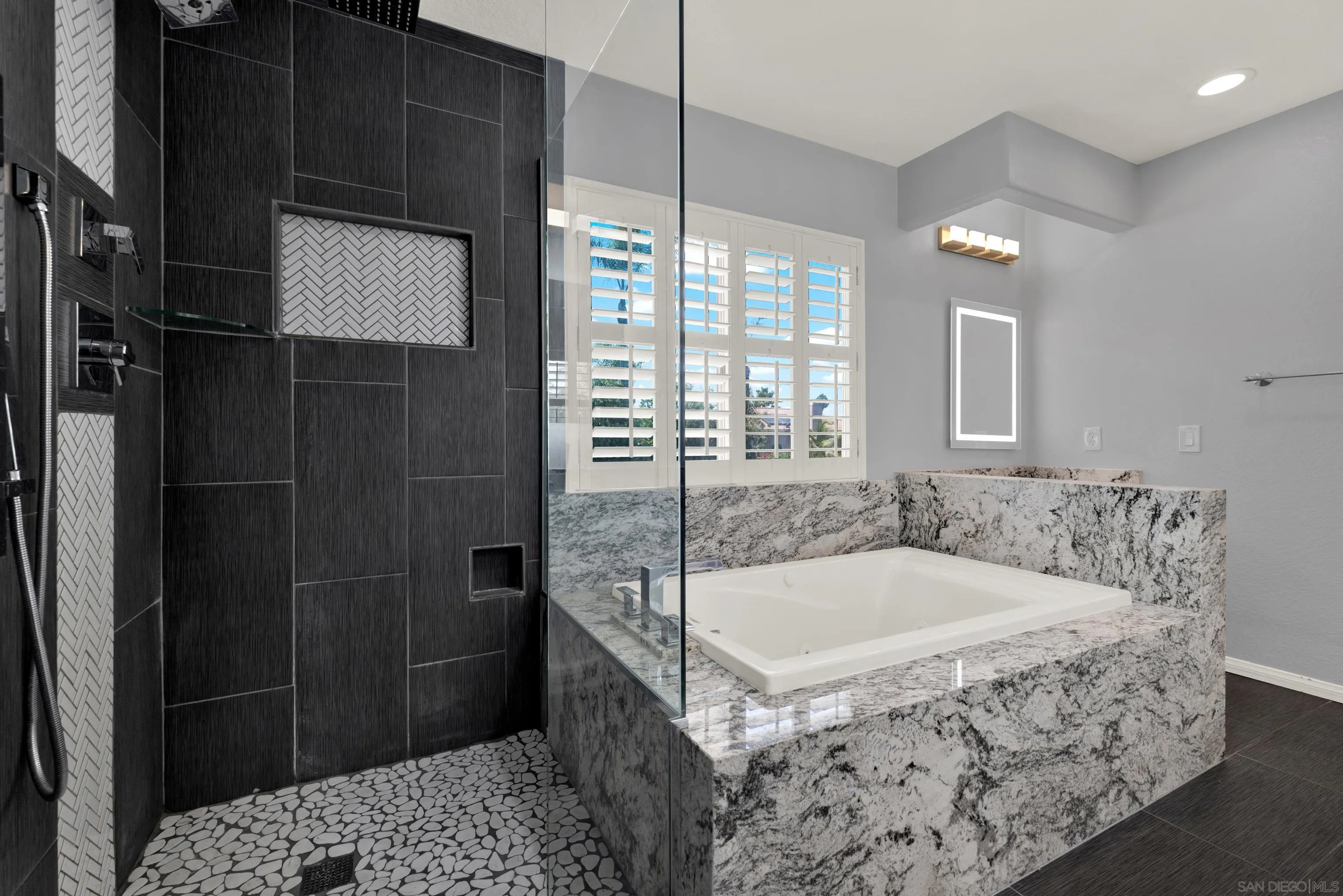 https://cdn.realtyfeed.com/cdn/127/260020656/18a5a5b1dde40e7dbdc2e3a168cfaf35.webp