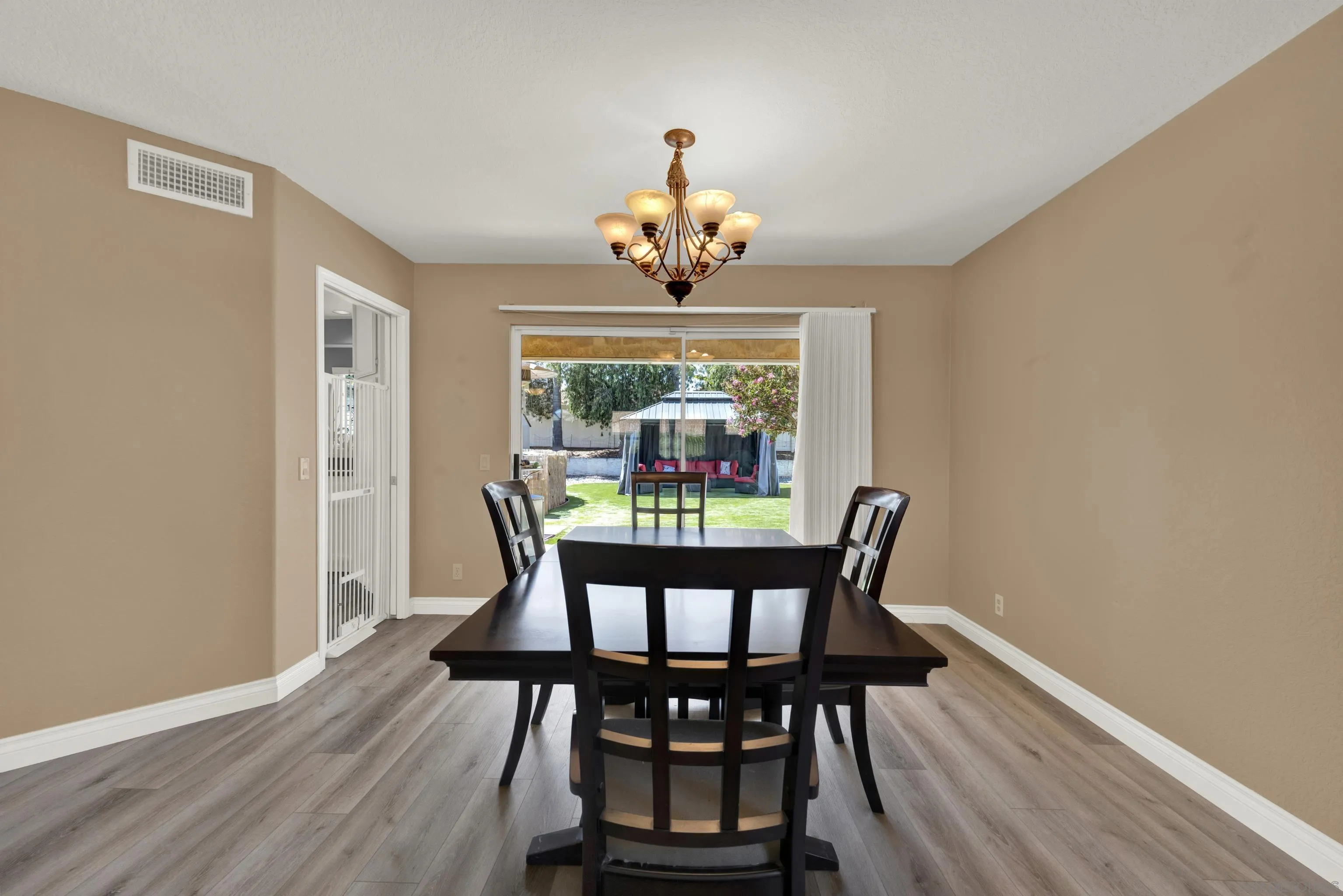 https://cdn.realtyfeed.com/cdn/127/260020656/42e9e993679ea94a4b69a51a3db1d3df.webp