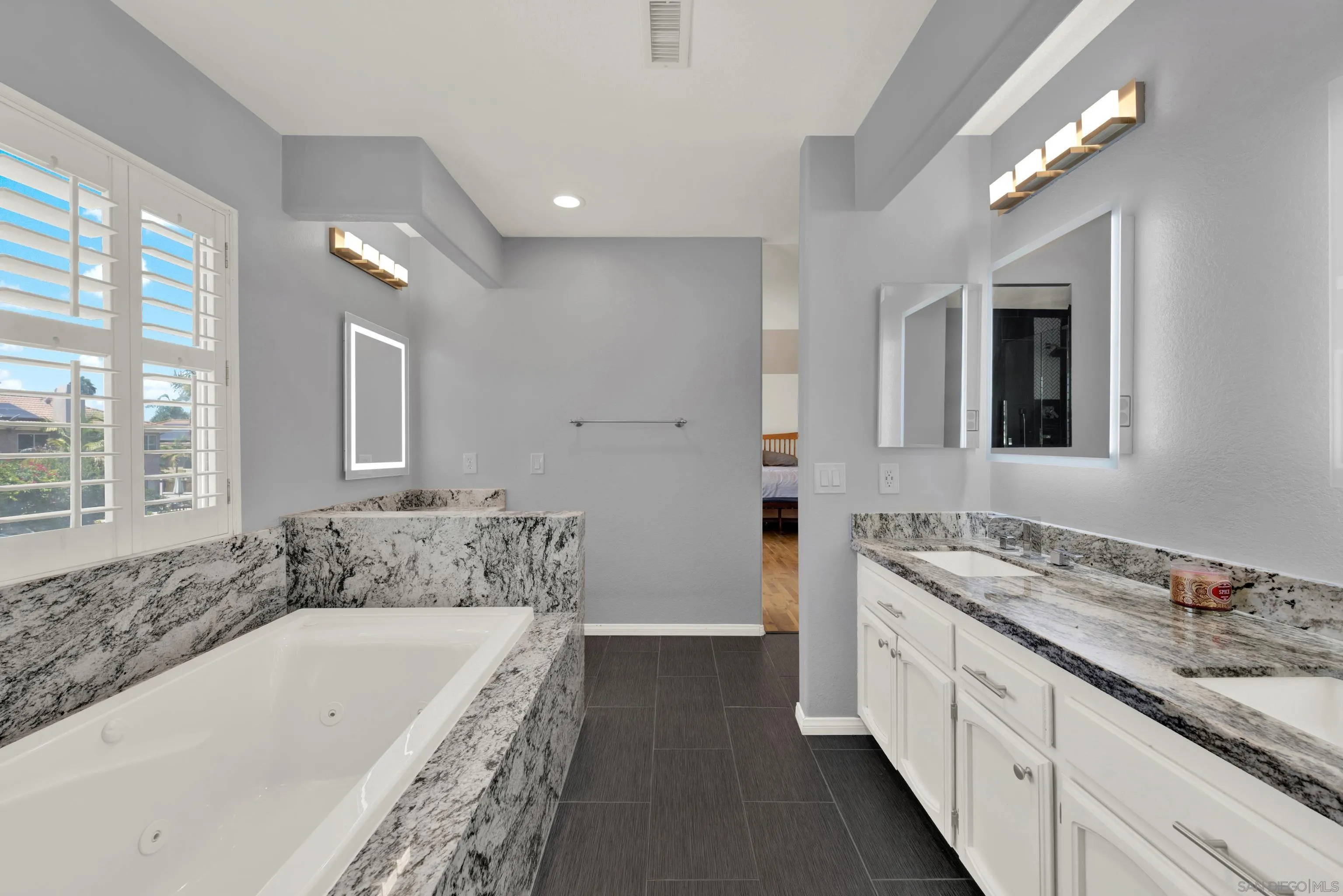 https://cdn.realtyfeed.com/cdn/127/260020656/937c2592f7702fbeee53dd6adb1b5edf.webp