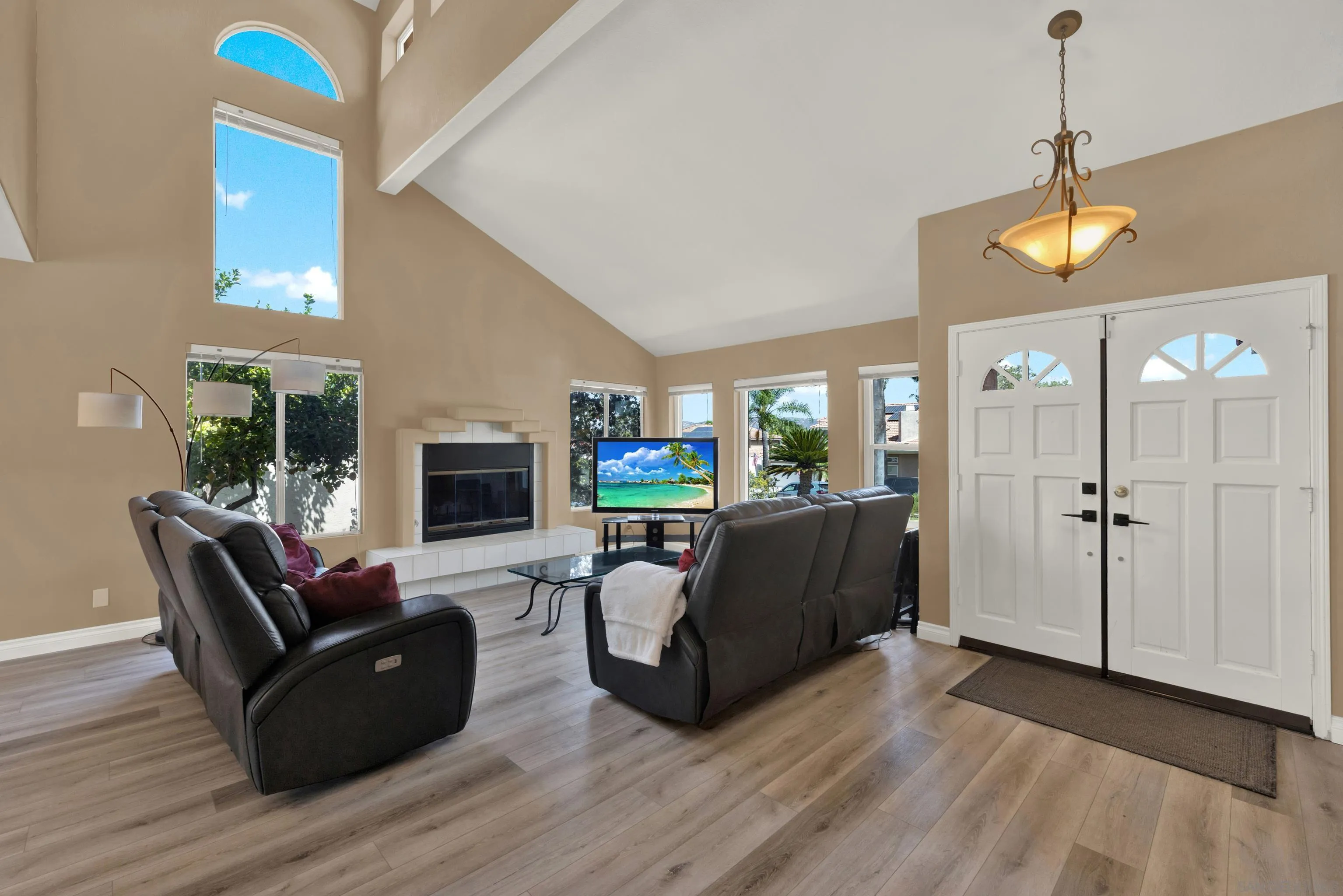 https://cdn.realtyfeed.com/cdn/127/260020656/dd3d4249cc7ee951115786c09a7c9931.webp