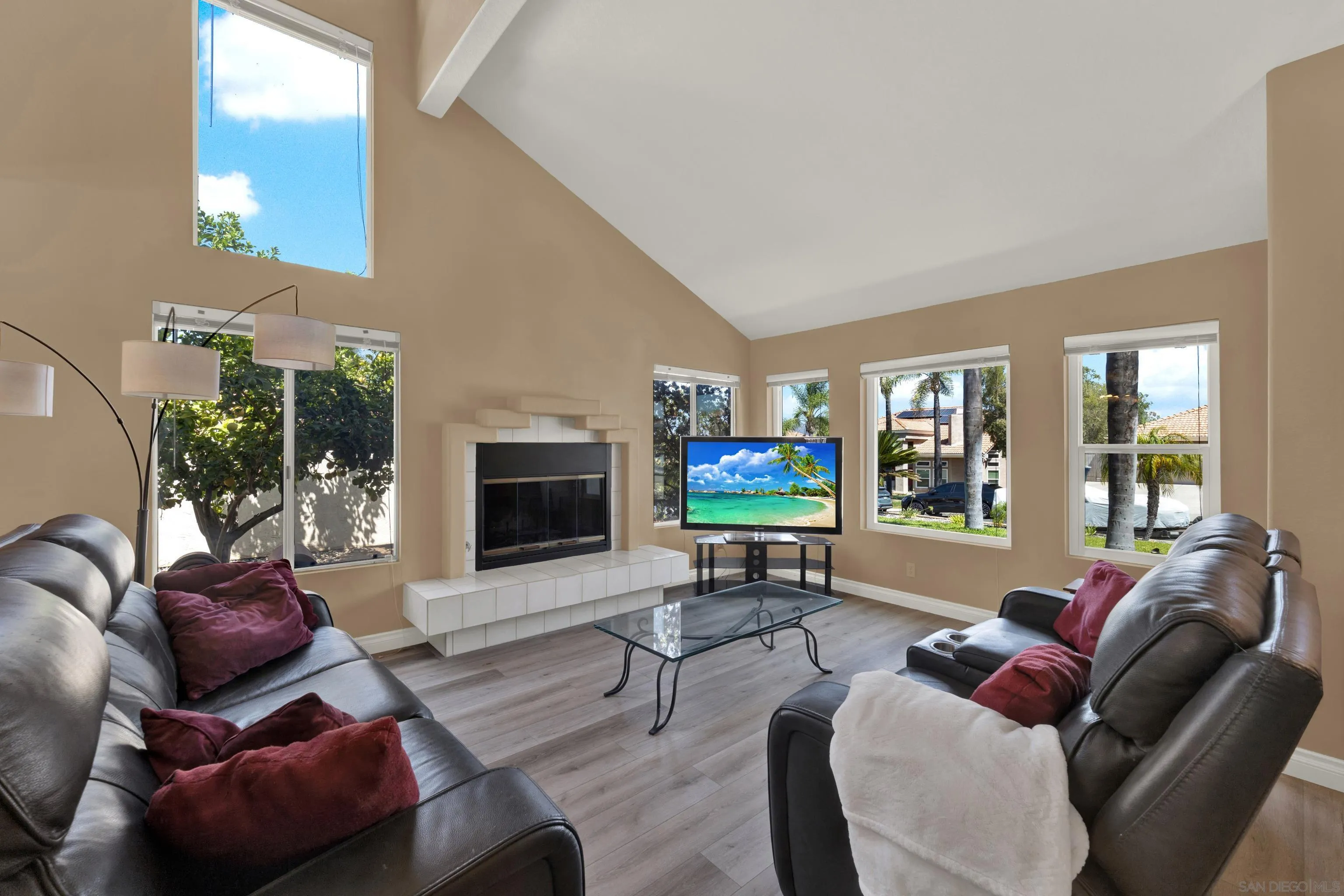 https://cdn.realtyfeed.com/cdn/127/260020656/e0a562a14f186bb8c4aaa55081e0acff.webp