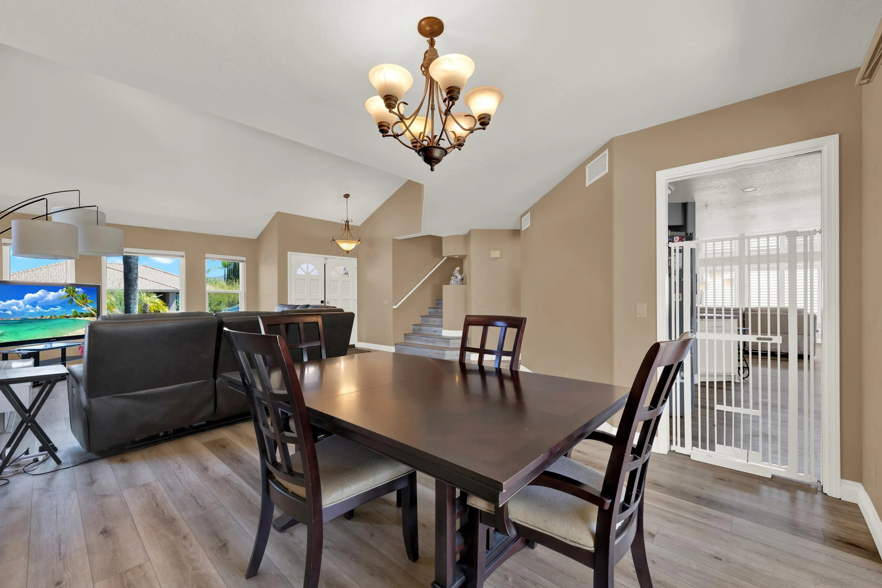 https://cdn.realtyfeed.com/cdn/127/260020656/f042980538d0d521c9b041410329f06c.webp