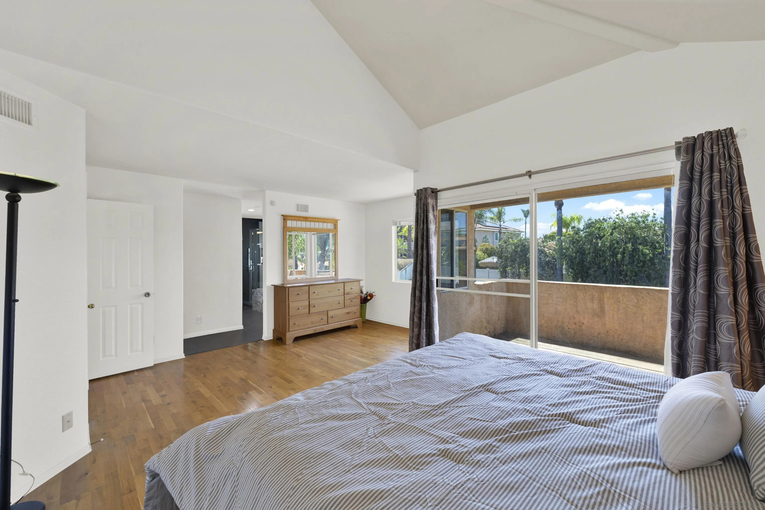 https://cdn.realtyfeed.com/cdn/127/260020656/f47e3e60a784de7b9aca7b4eba54e813.webp