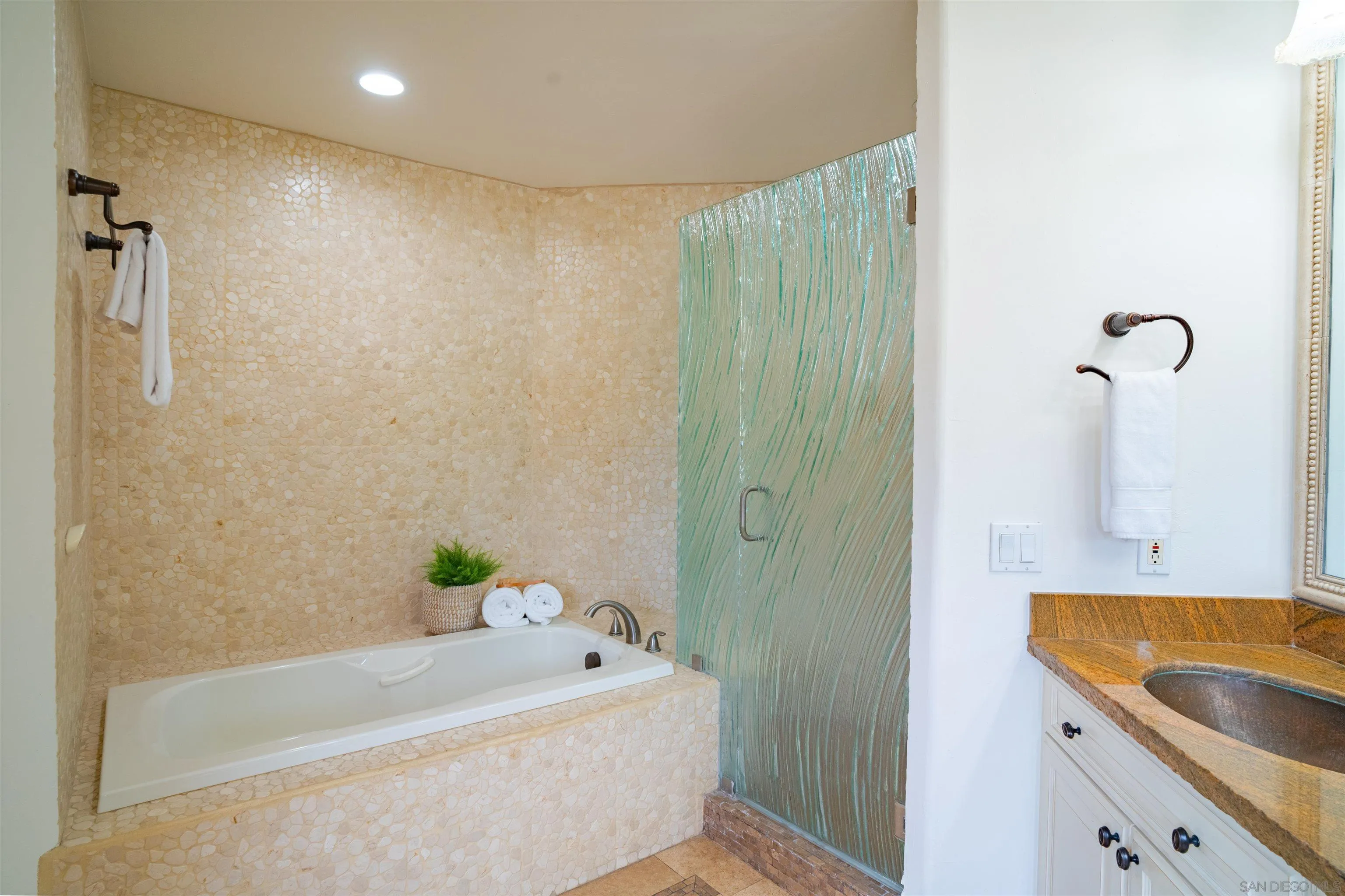 Photo #28: 260020660 Listing: Photo #28