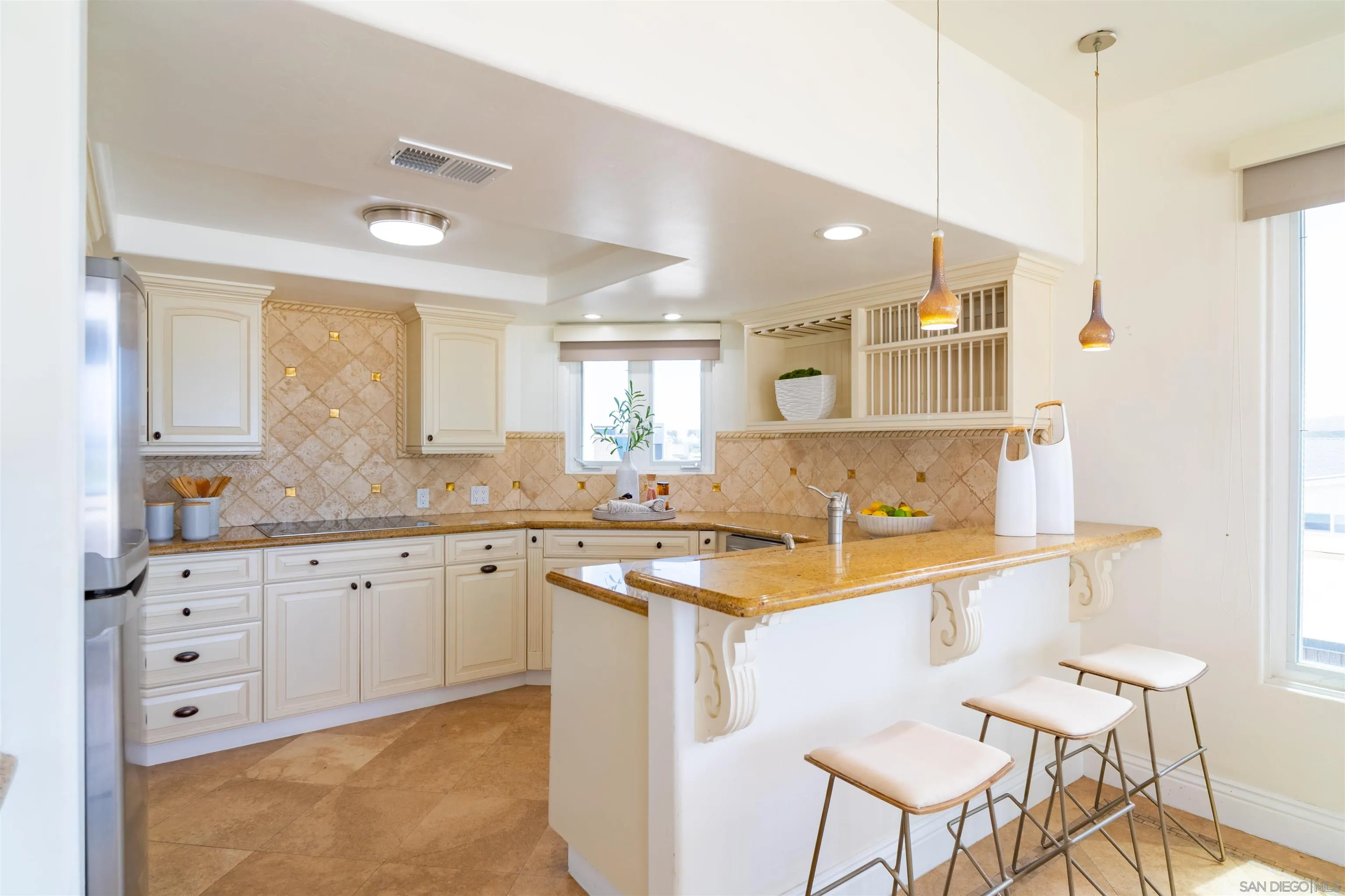 Photo #13: 260020660 Listing: Photo #13