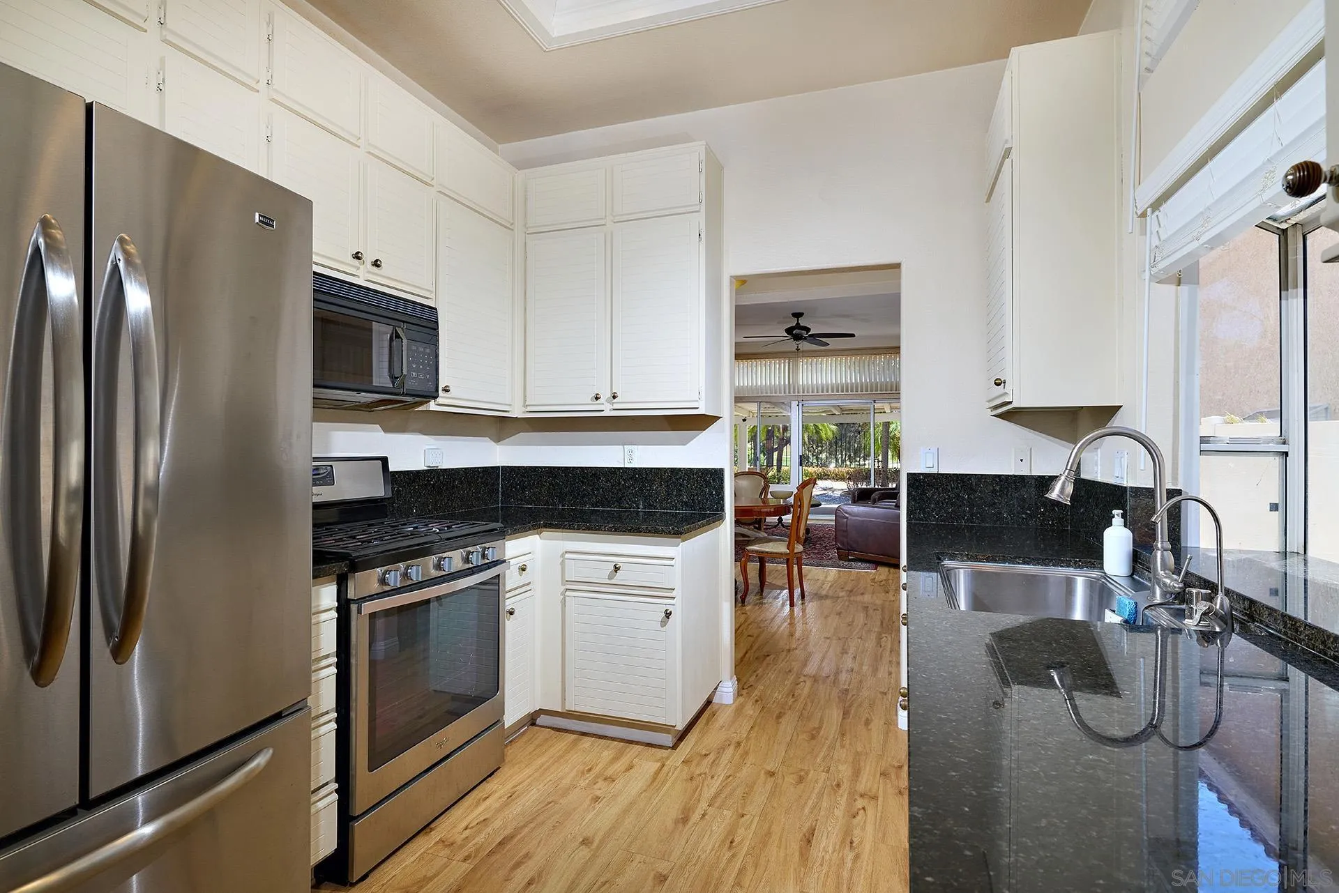 https://cdn.realtyfeed.com/cdn/127/260020667/bae51d6ed4369a9fc0877f592962c831.webp