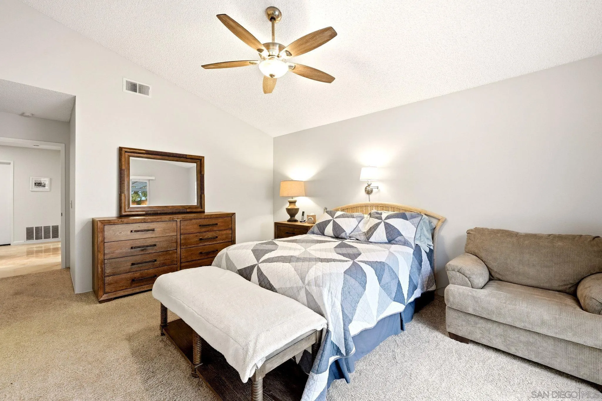 https://cdn.realtyfeed.com/cdn/127/260020669/0b695b26b4967838e29ce743f429147d.webp