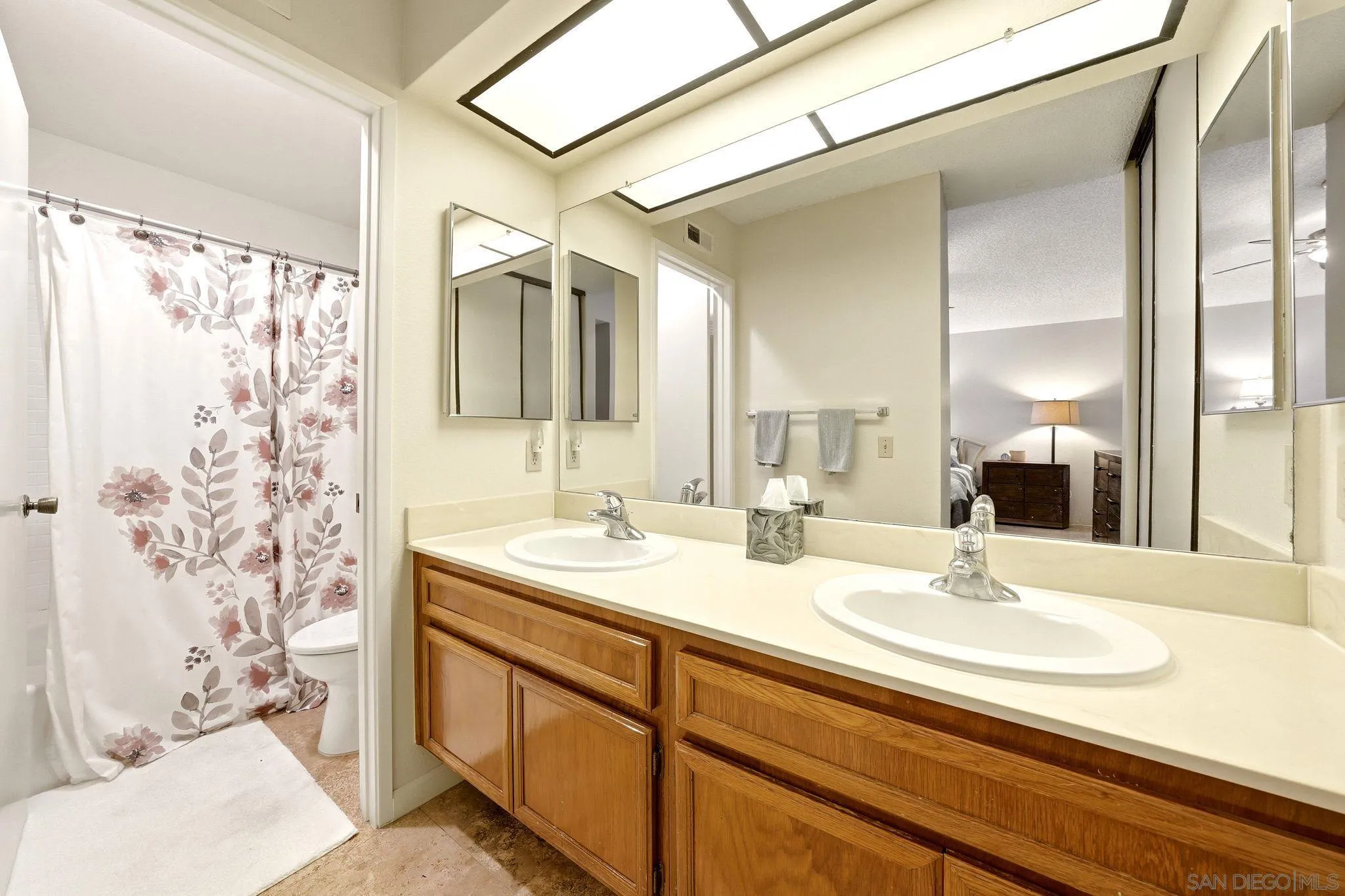 https://cdn.realtyfeed.com/cdn/127/260020669/2751ee819021210c5751031c3ed7cfaf.webp