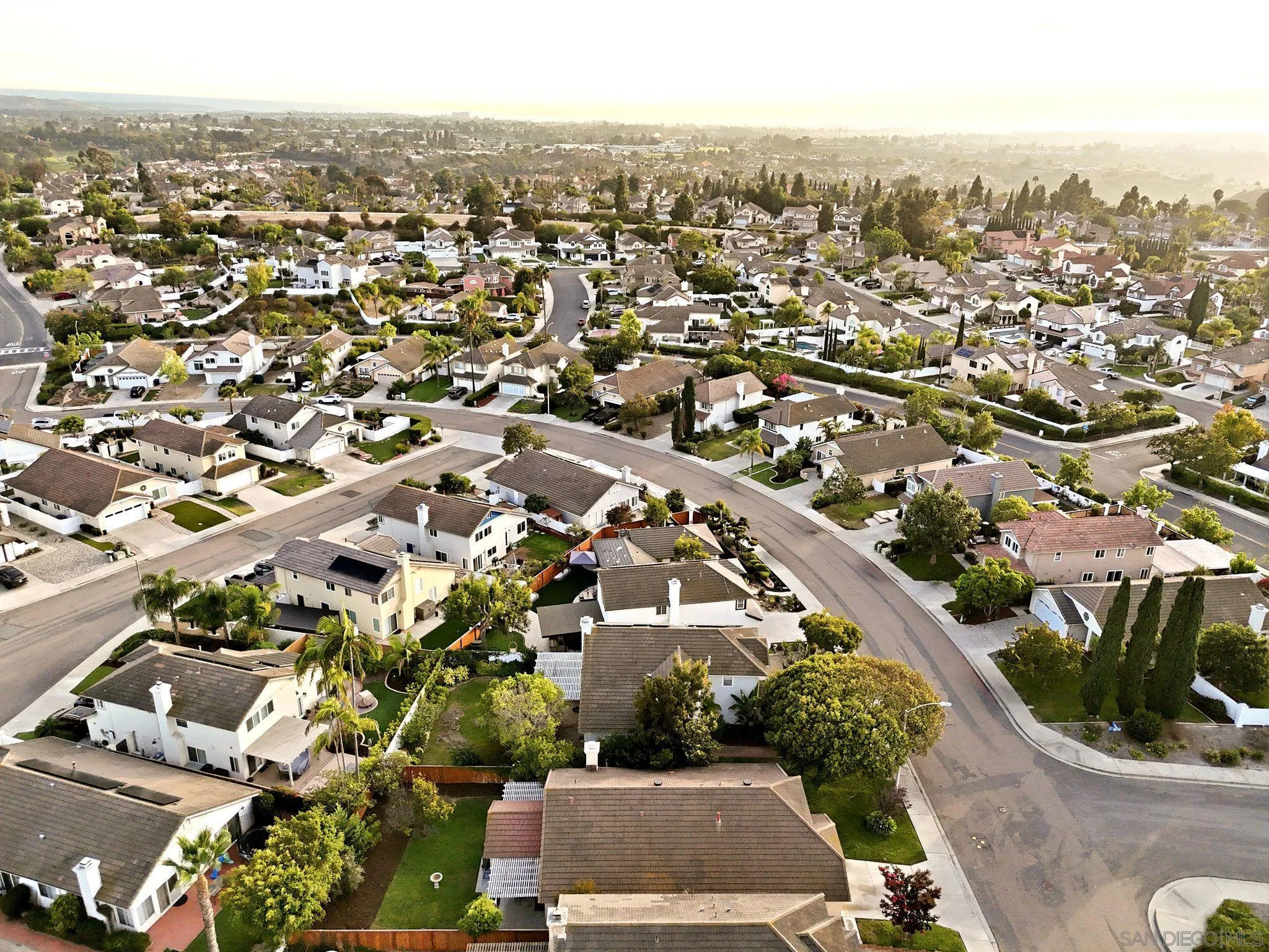 https://cdn.realtyfeed.com/cdn/127/260020669/2f4d1da190e8fa19d3f01b349ed19cd2.webp