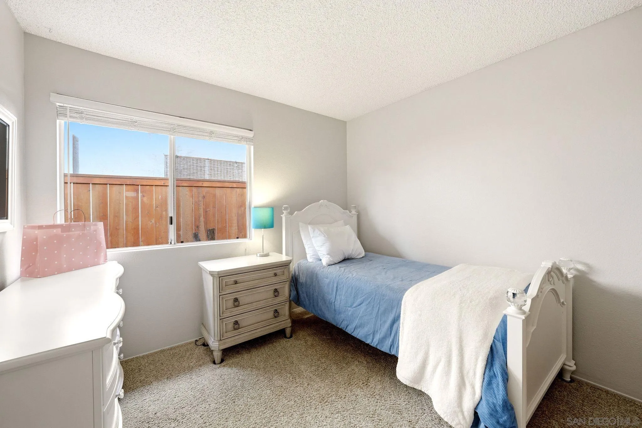 https://cdn.realtyfeed.com/cdn/127/260020669/61a237bb15f2d635ce9e37c61208913f.webp