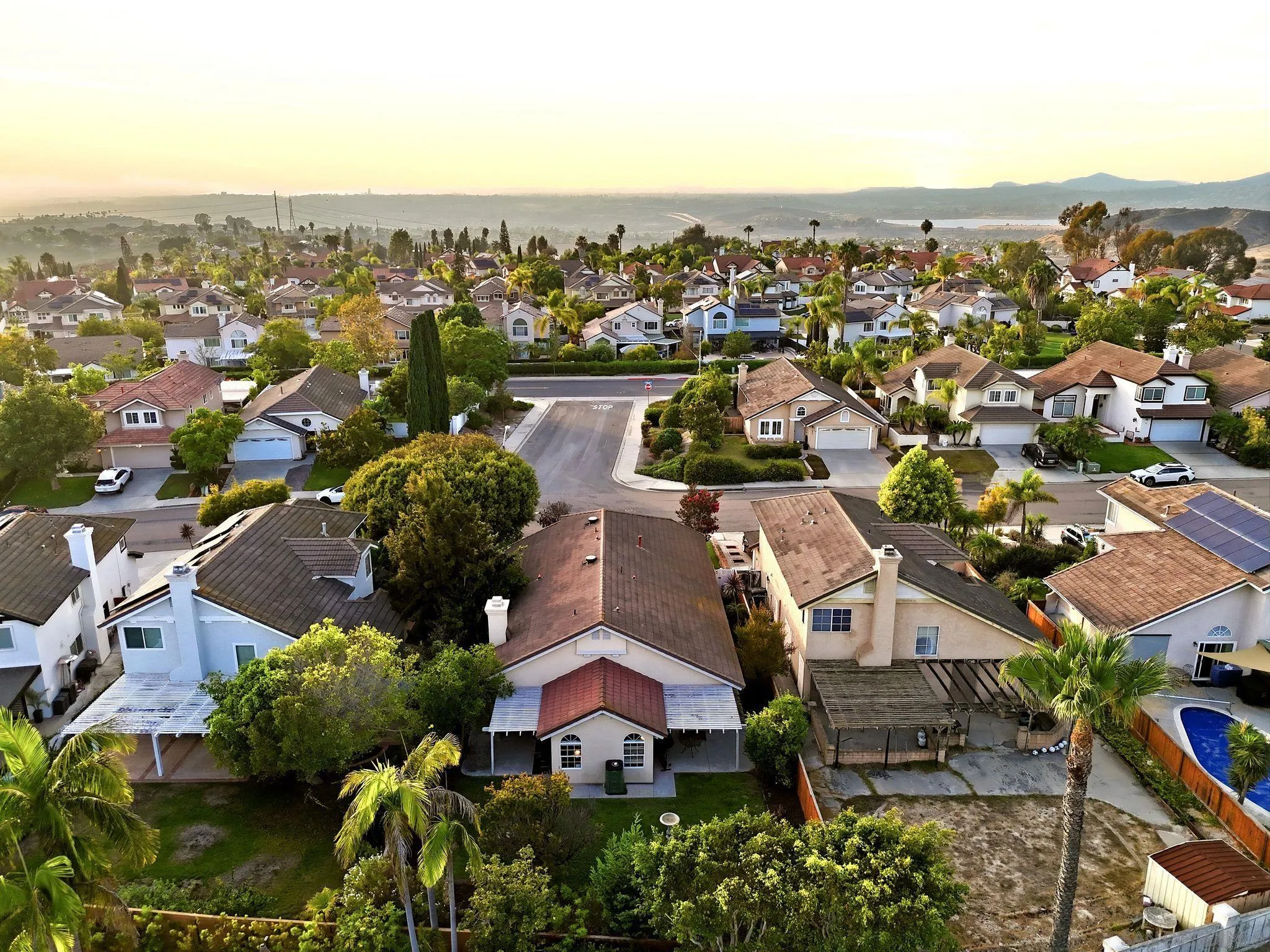 https://cdn.realtyfeed.com/cdn/127/260020669/bfdd6e525f7ed68577b5c180b0b39d79.webp