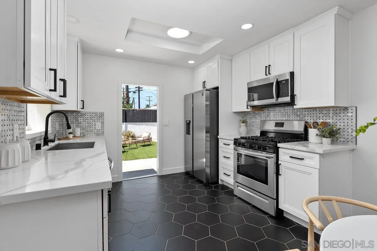https://cdn.realtyfeed.com/cdn/127/260020670/f9b1e07178c4f35848ef85d5586a0116.webp